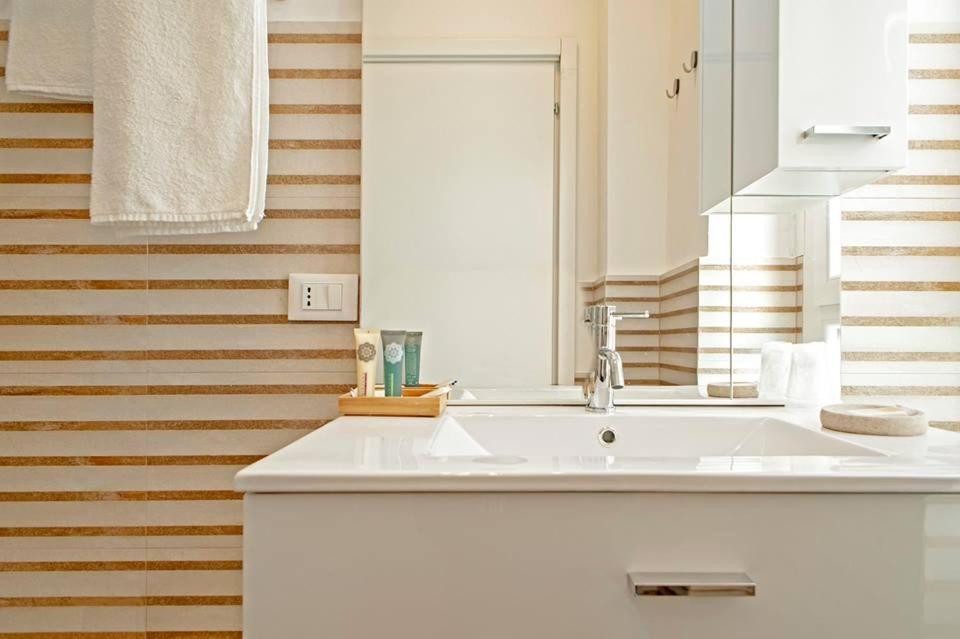 Double Room - Photo 5