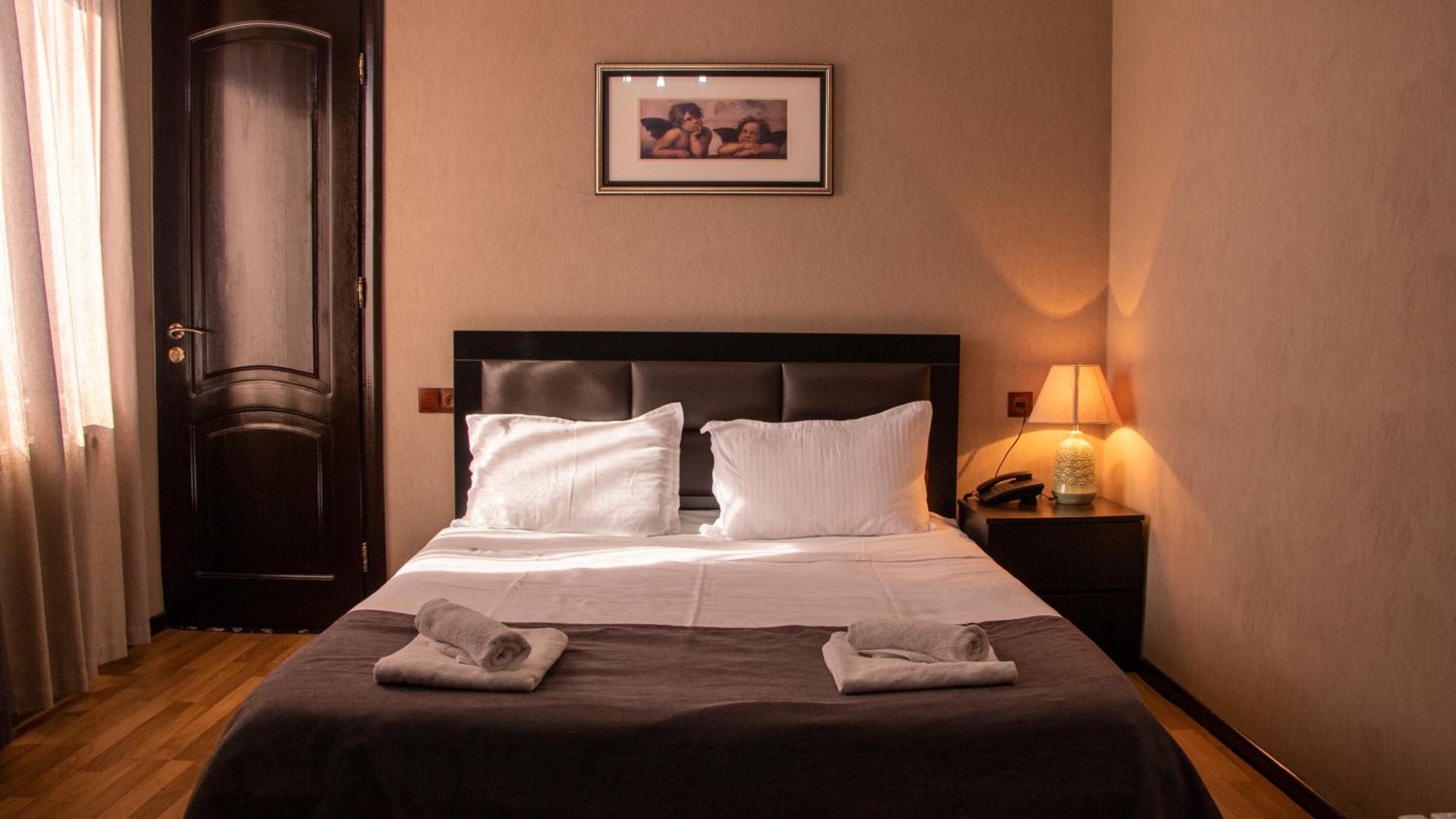 Deluxe Double or Twin Room photo 3