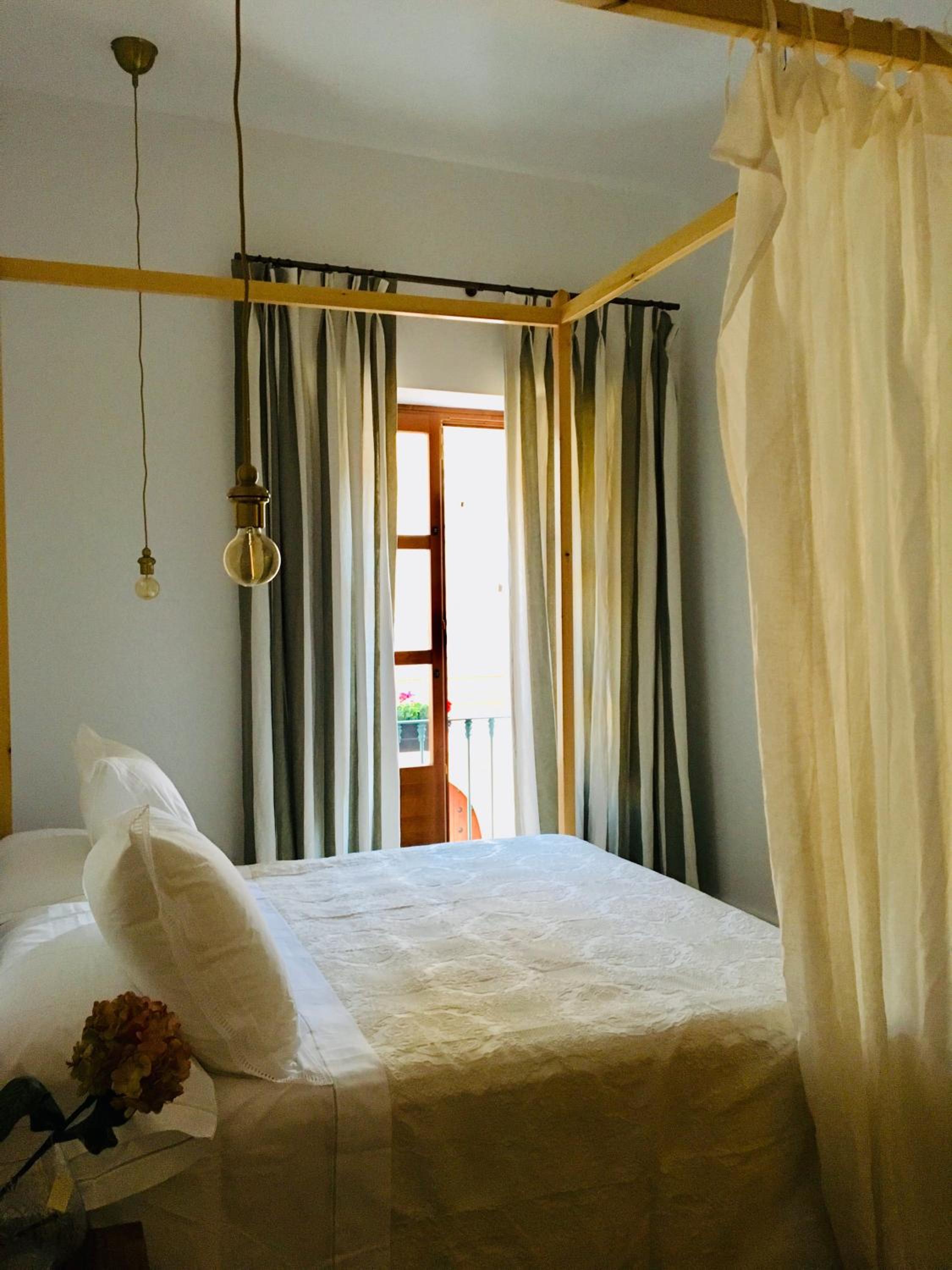 Deluxe Room - Photo 3