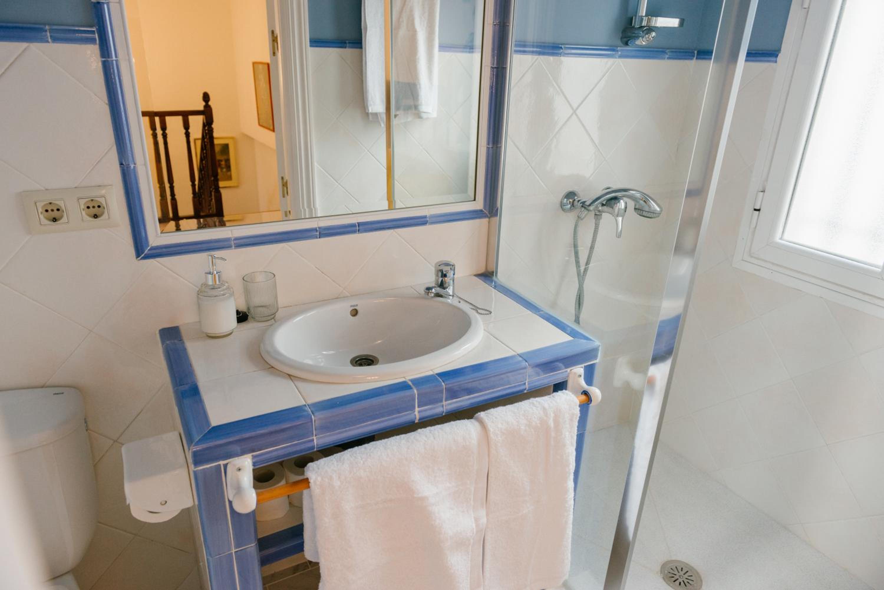 Two-Bedroom Apartment - Photo 5
