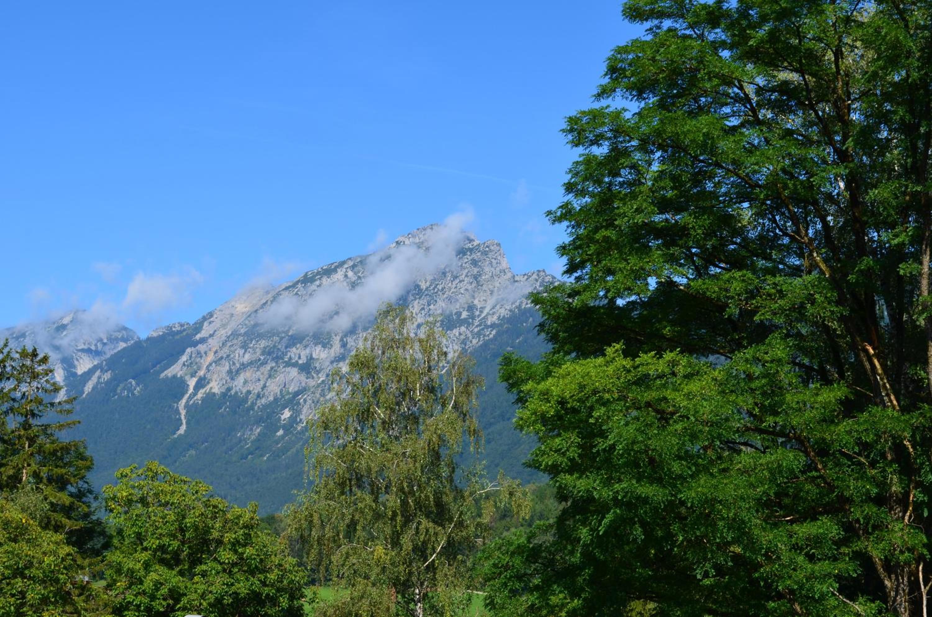 Apartment with Mountain View photo 3
