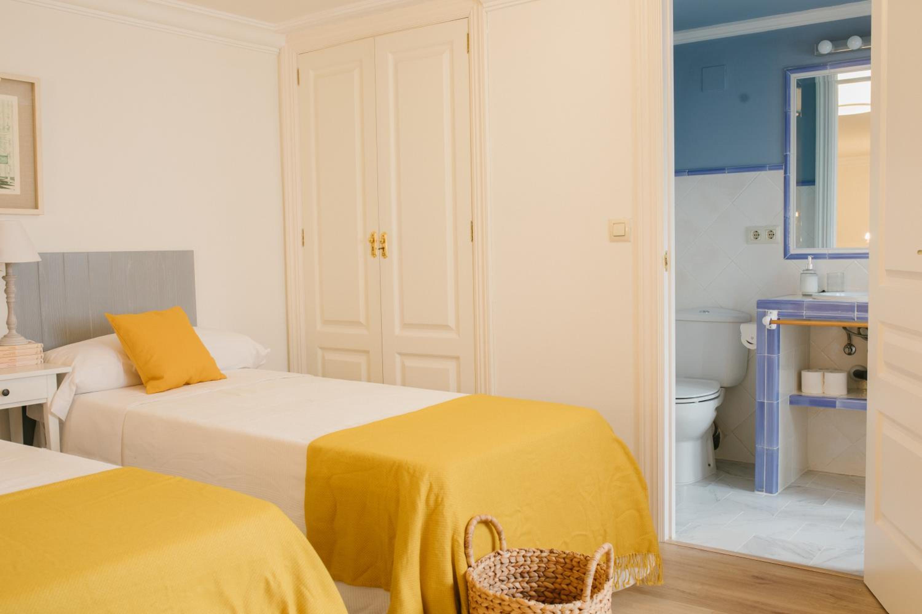 Two-Bedroom Apartment - Photo 16