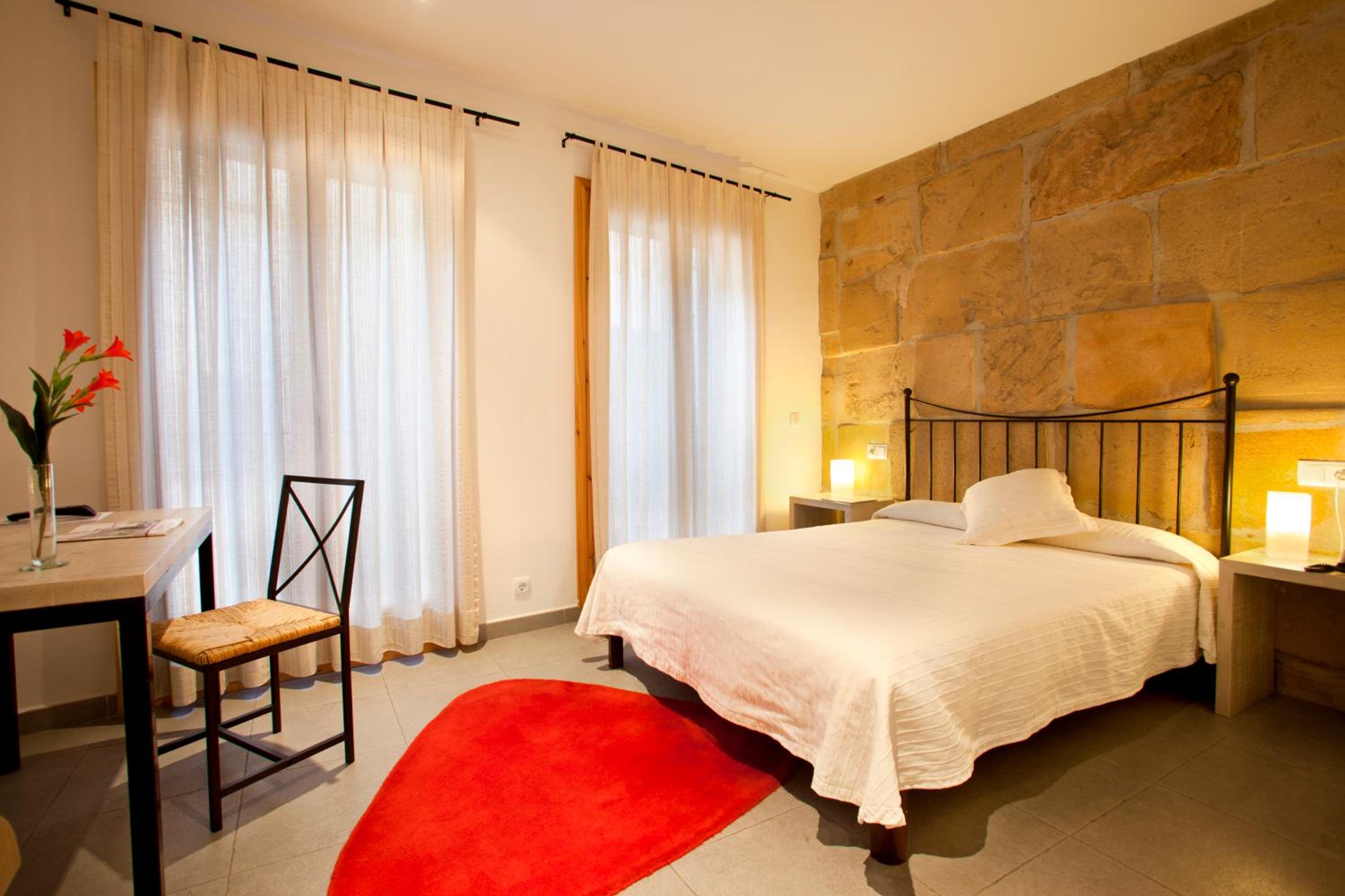 Double Room - Photo 6