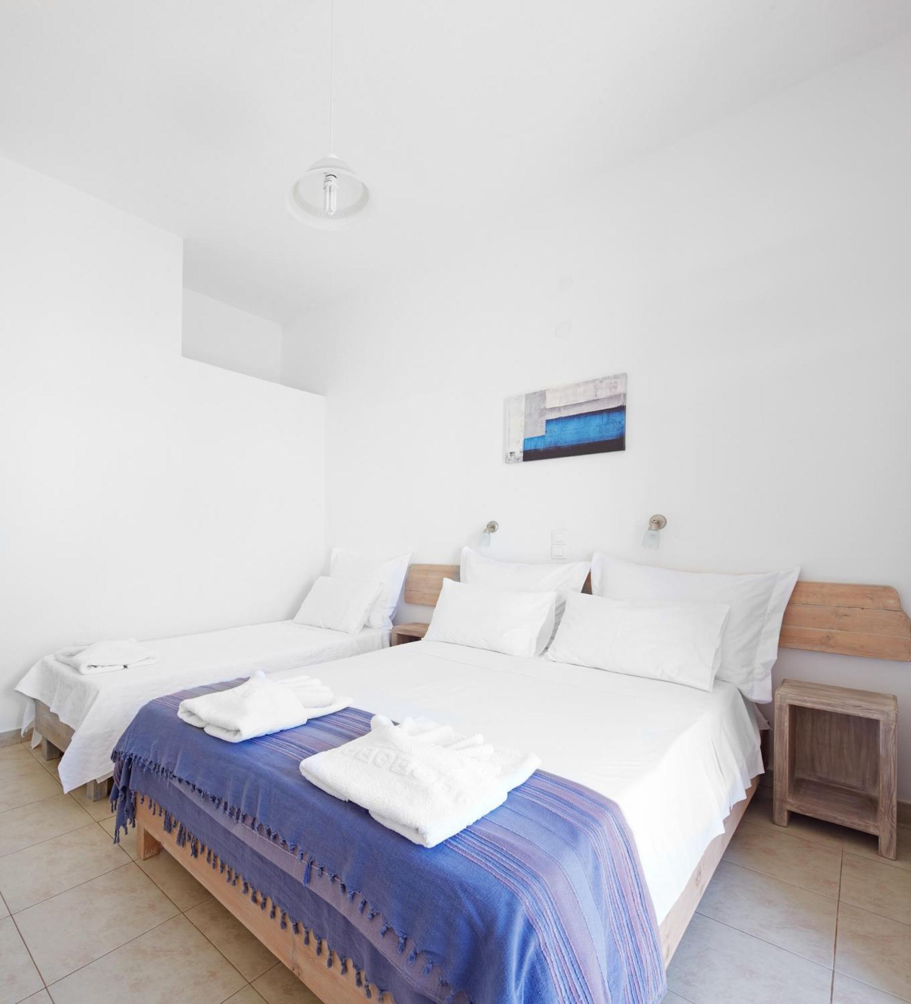 Triple Room Partial Sea View