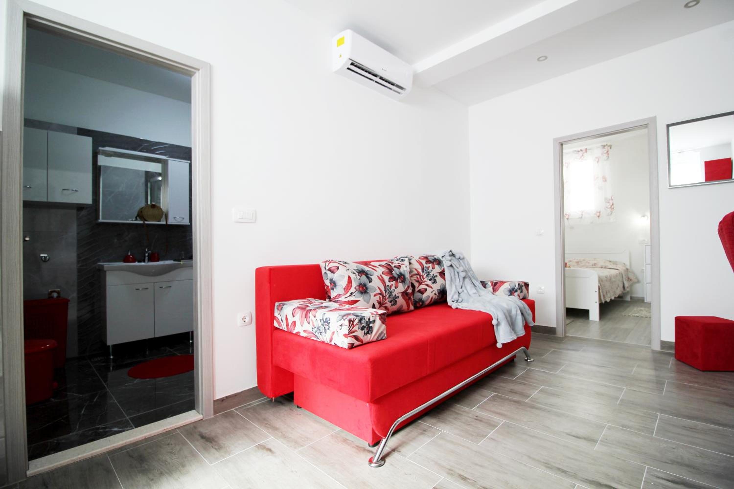 Apartment - Photo 3