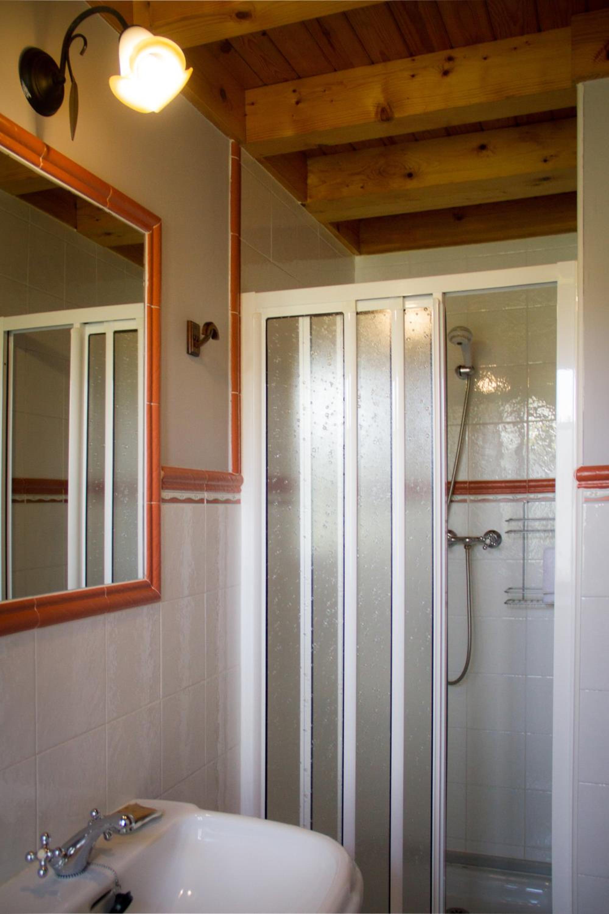 Double Room 2 photo 3