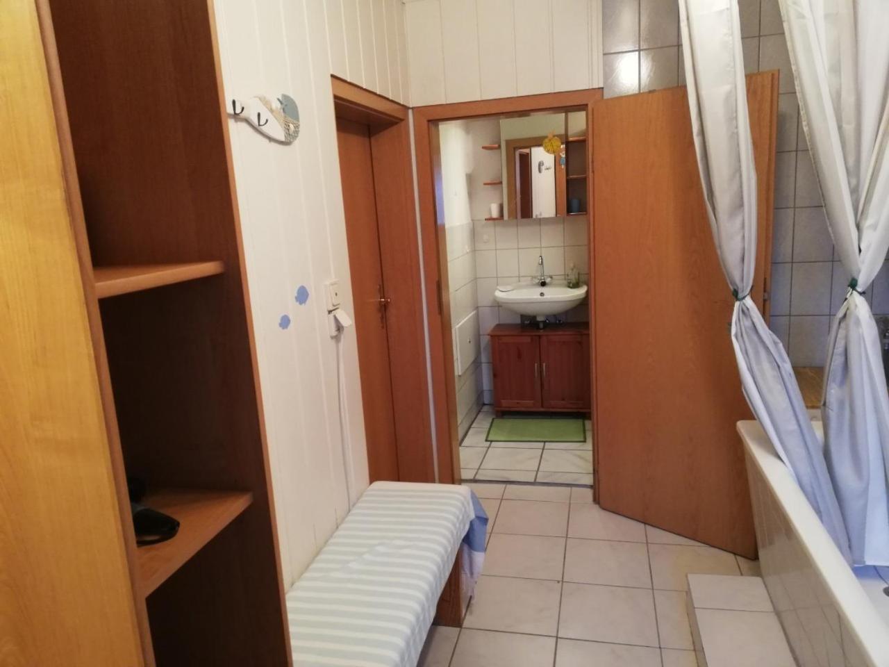 One-Bedroom Apartment - Photo 12