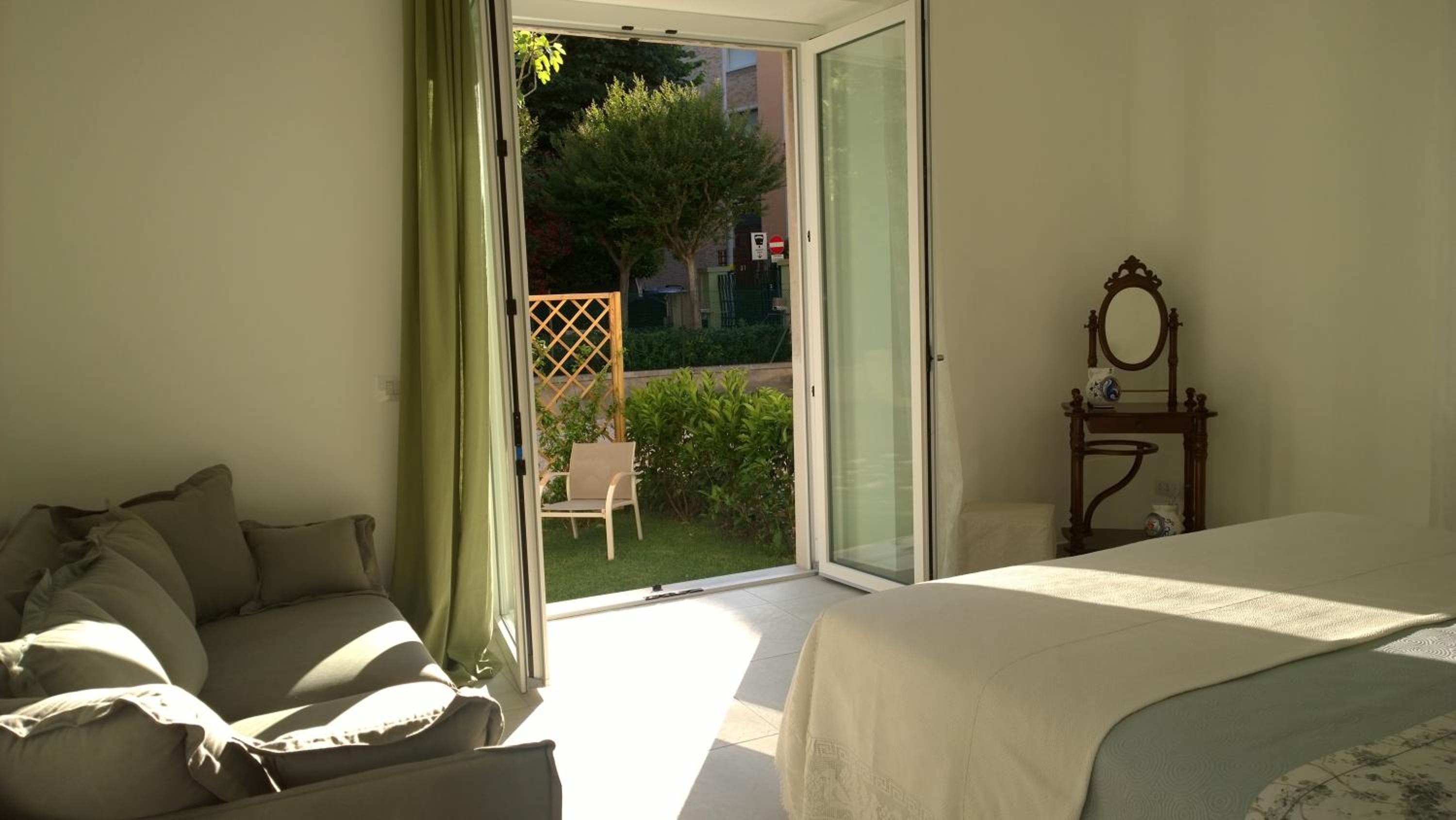 Deluxe Suite with Spa Bath