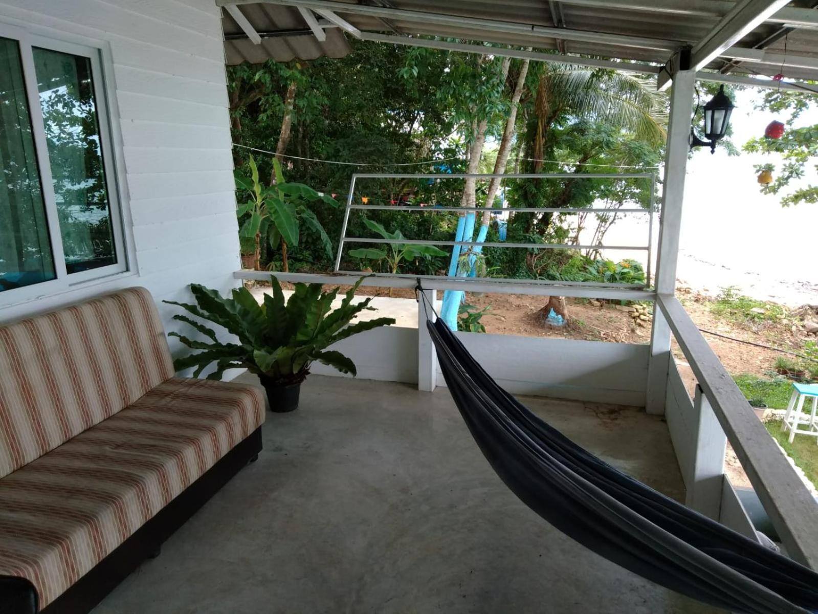 Family Room with Sea View - Photo 12