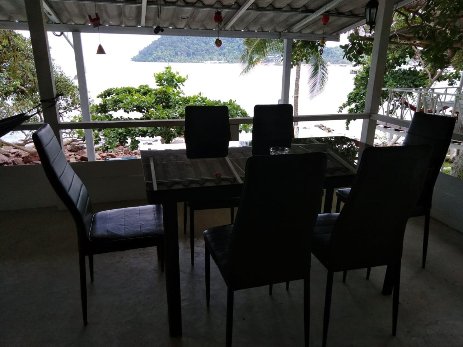  Family Room with Sea View - Photo 14