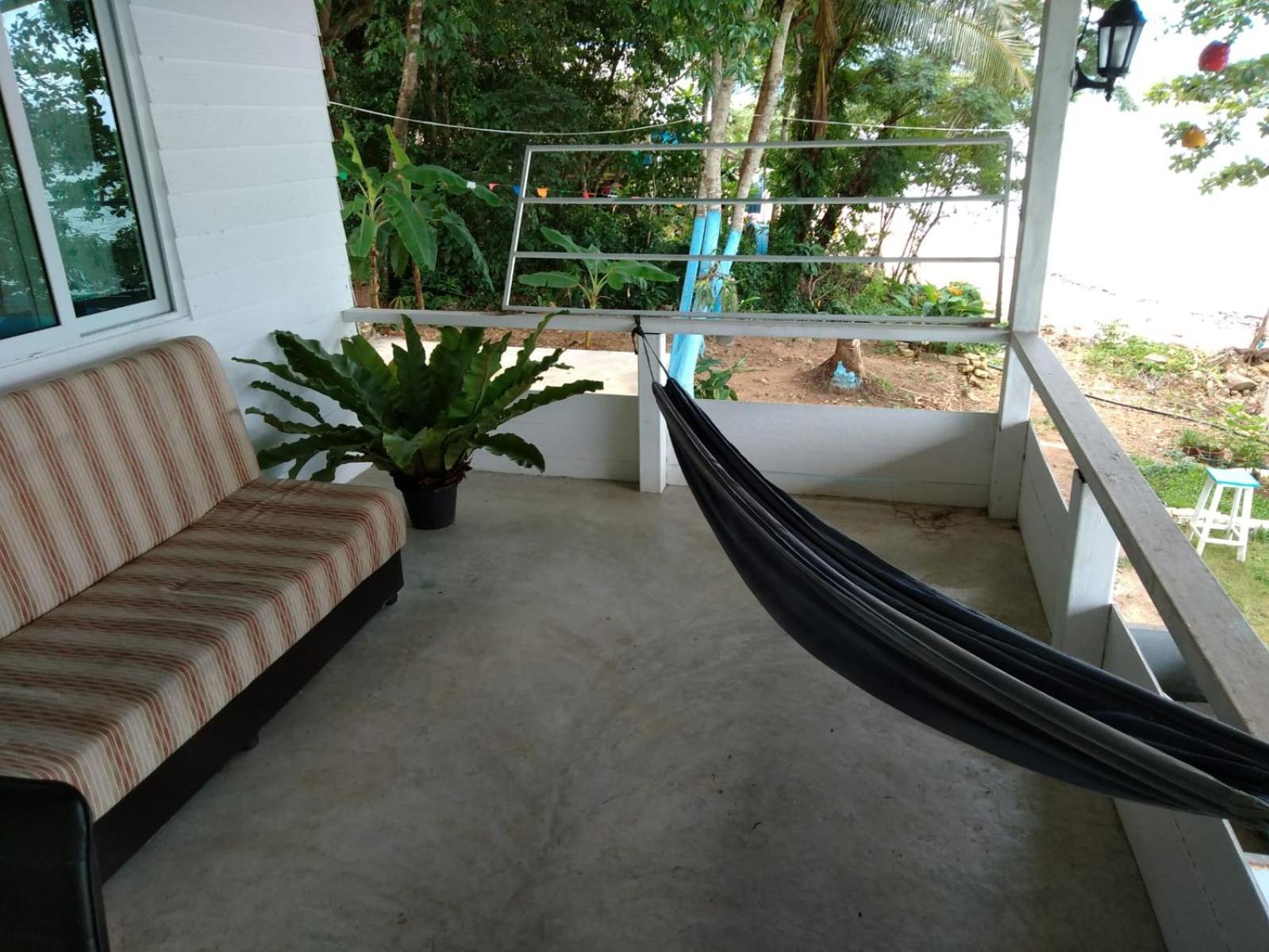 Family Room with Sea View - Photo 6