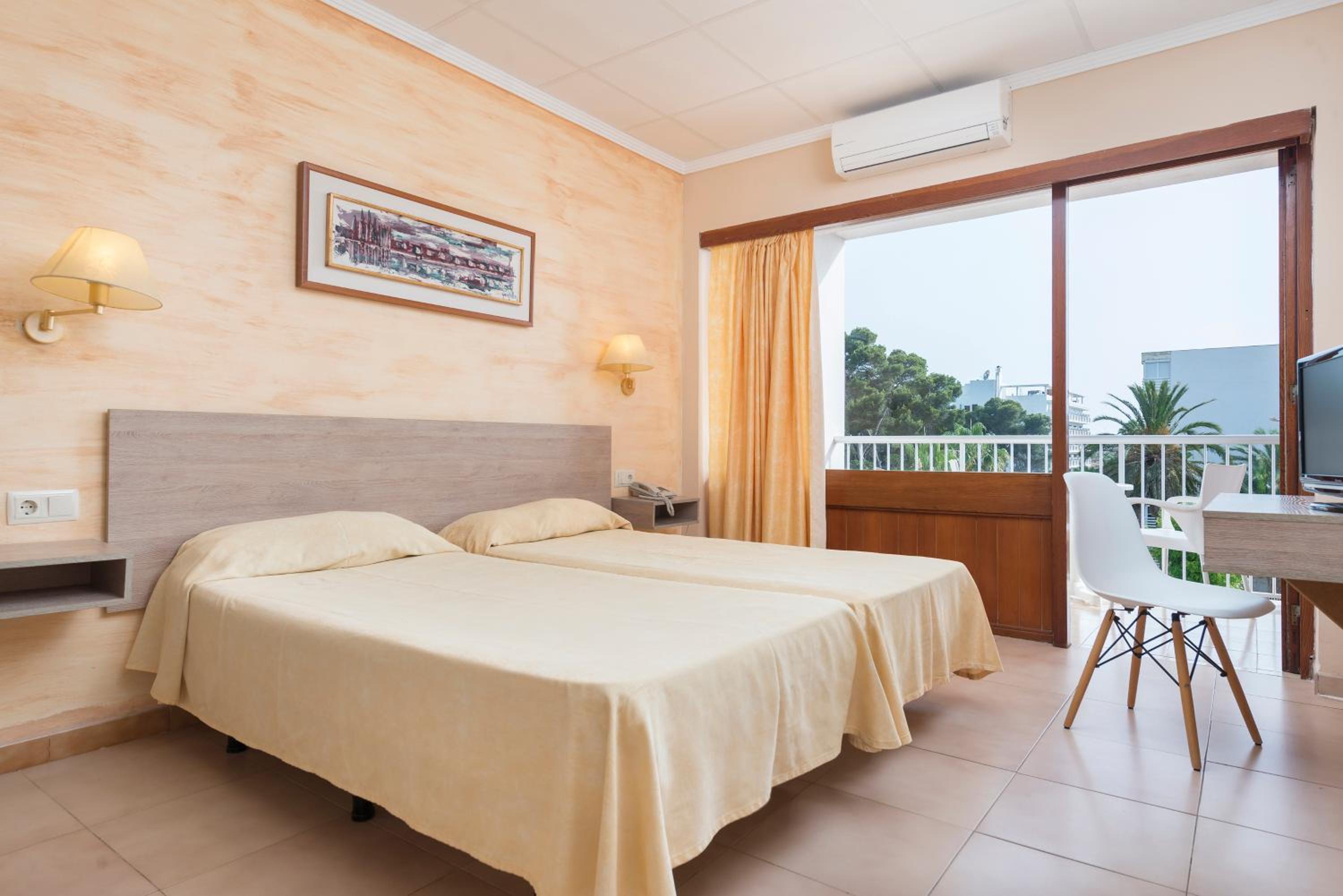 Twin Room with Balcony