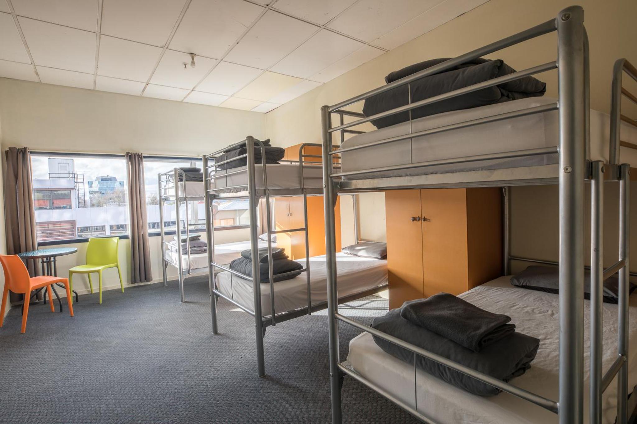 Bed in 6-Bed Mixed Dormitory Room photo 1