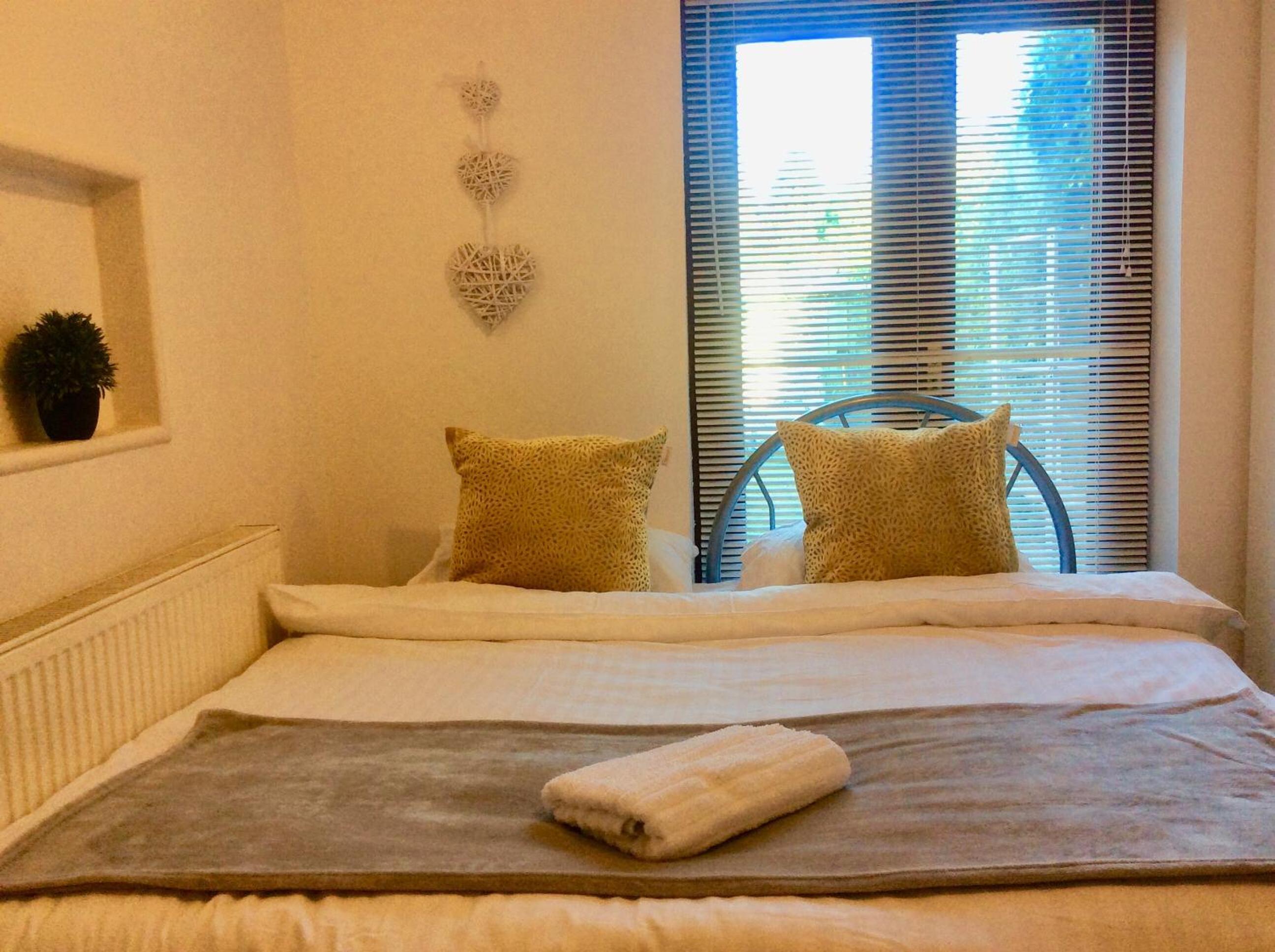 Double Room on Ground Floor with Patio Access - Photo 1