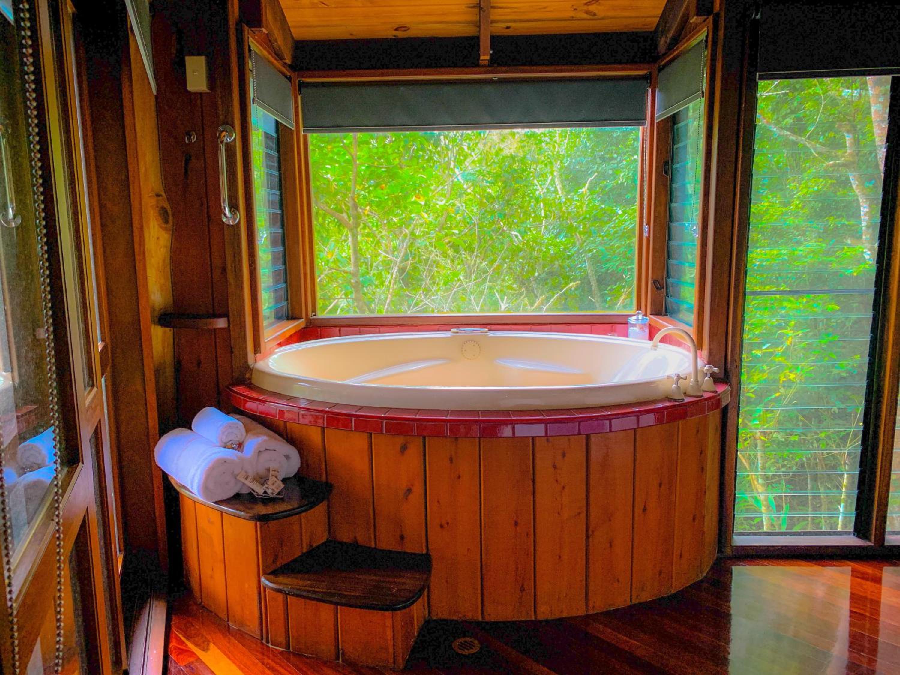 One-Bedroom Bungalow with Spa Bath photo 3
