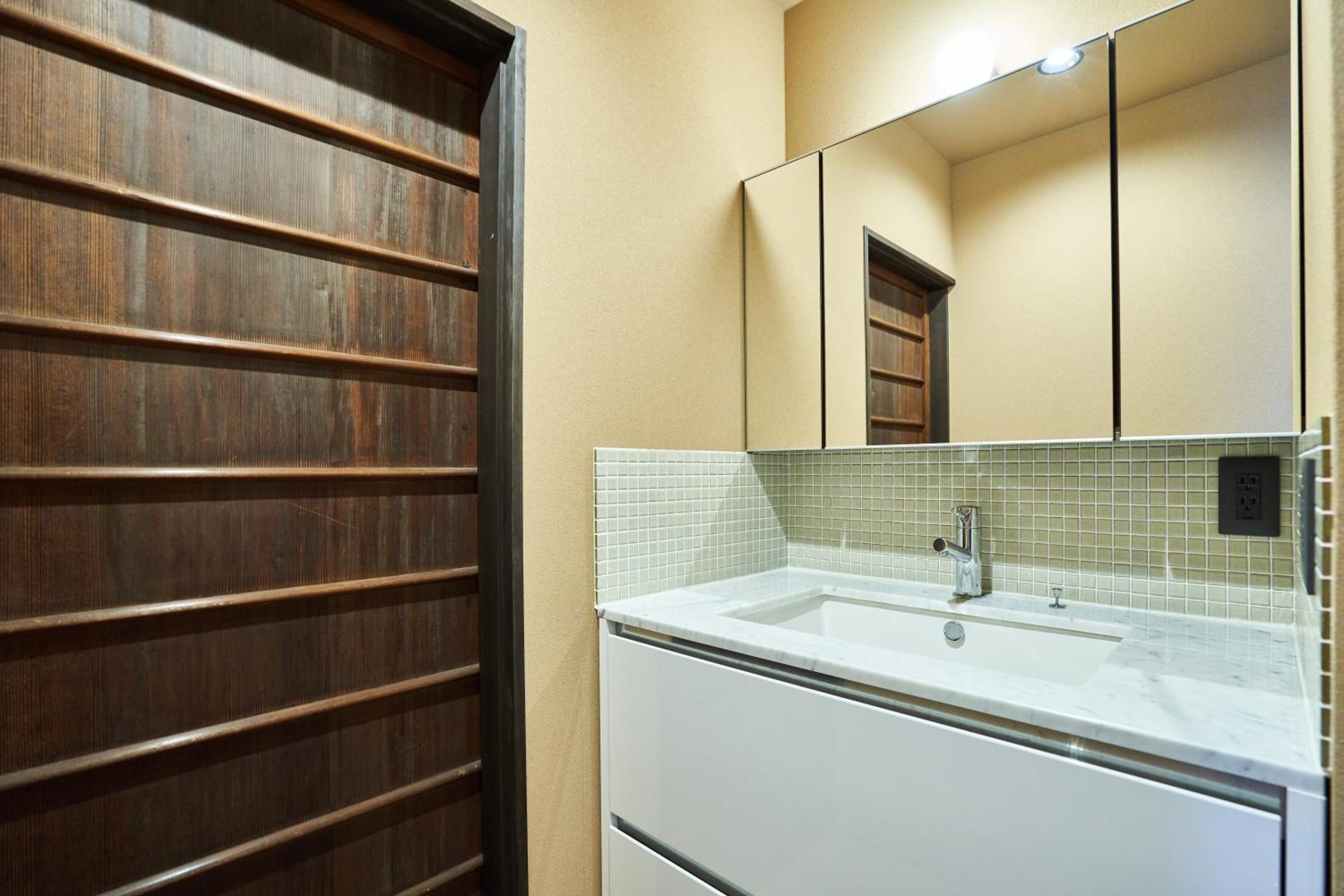 Two-Bedroom Townhouse - Photo 31