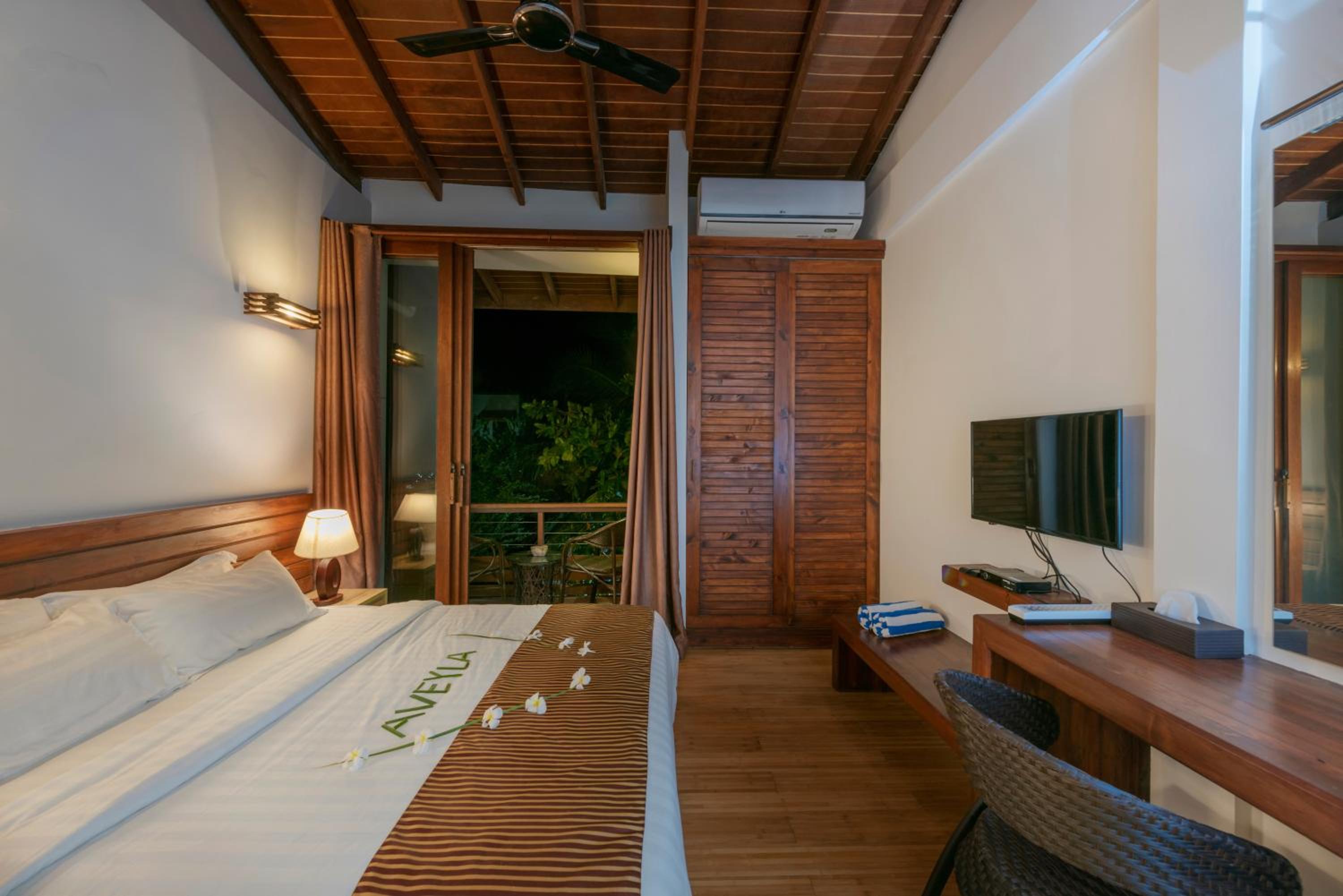 Deluxe Double or Twin Room with City View photo 3