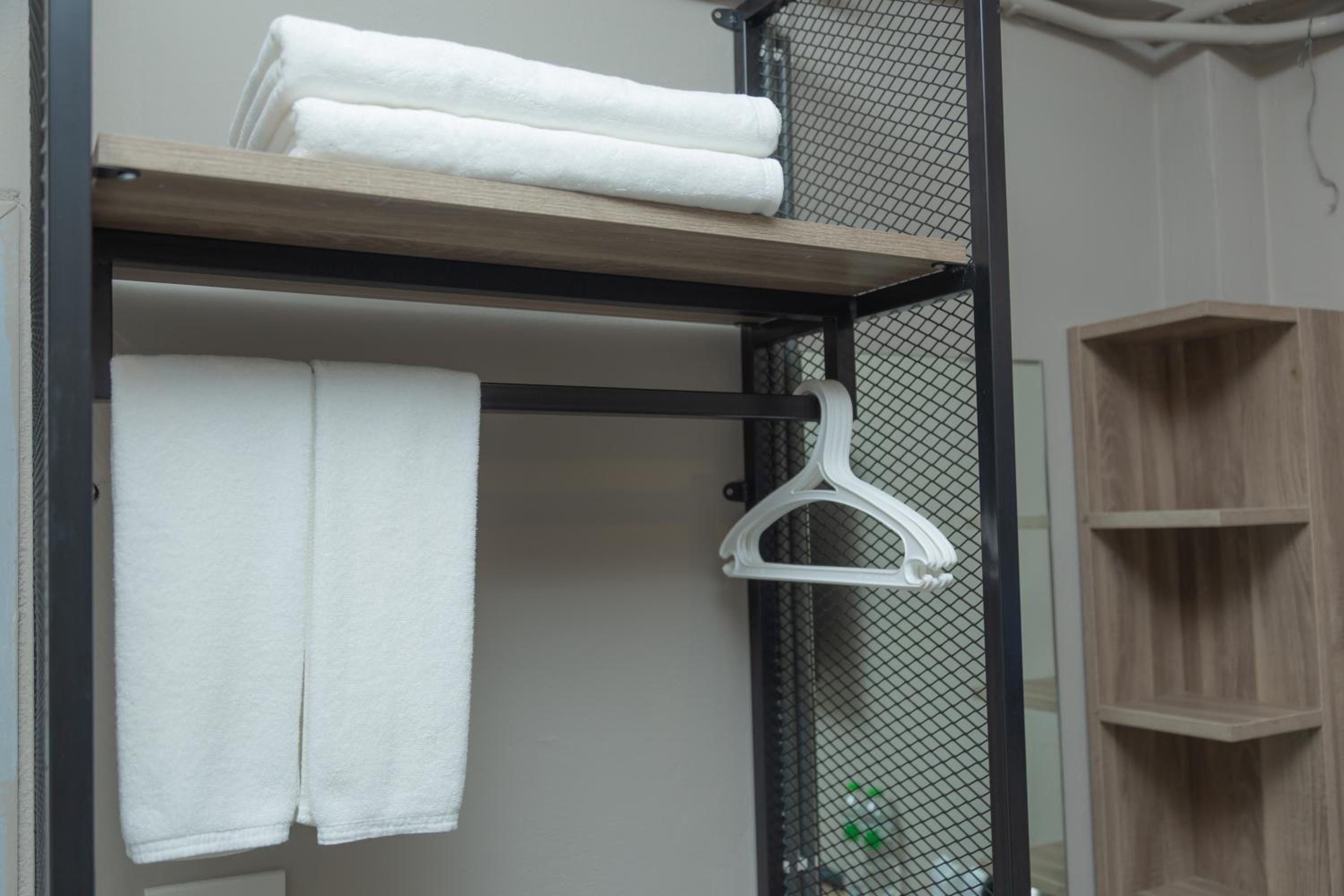 Twin Room with Balcony - Photo 6
