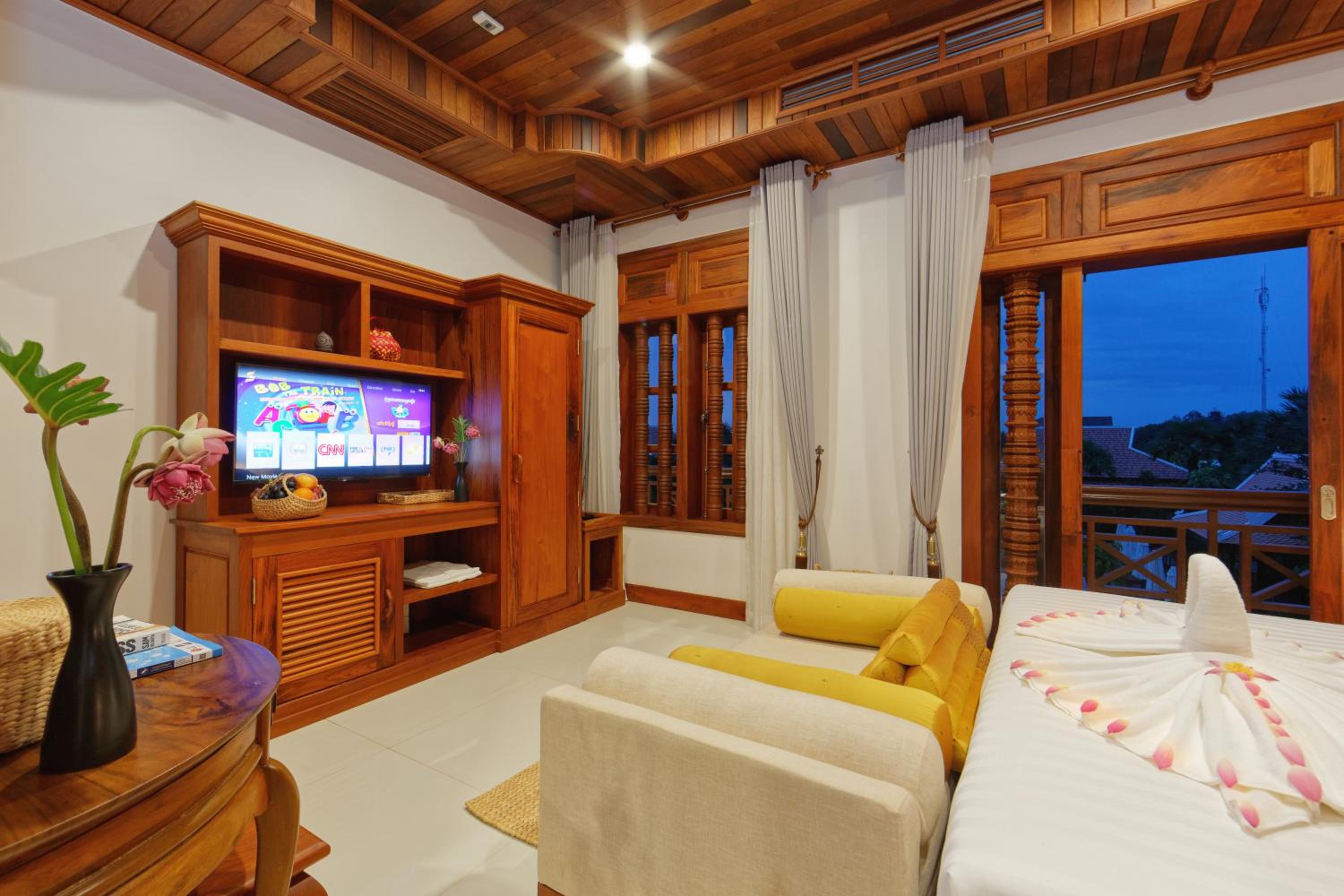 Presidential Suite Pool View photo 2