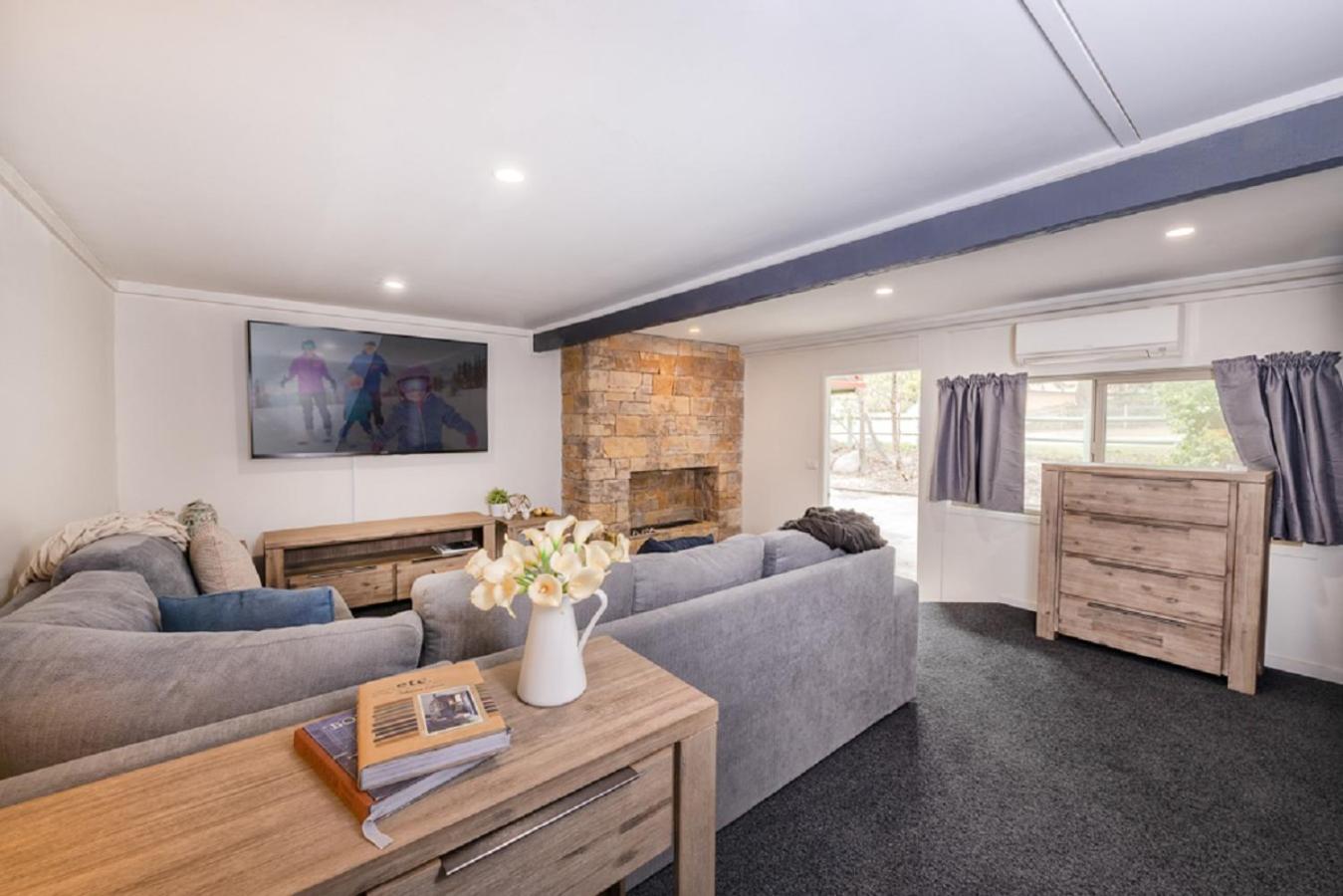 Deluxe One Bedroom Apartment (2 Sleeper)