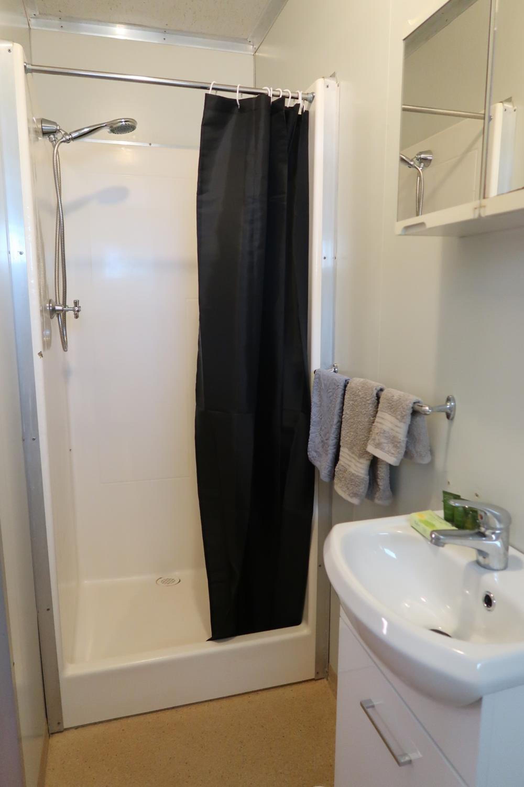 Budget Double Room photo 3