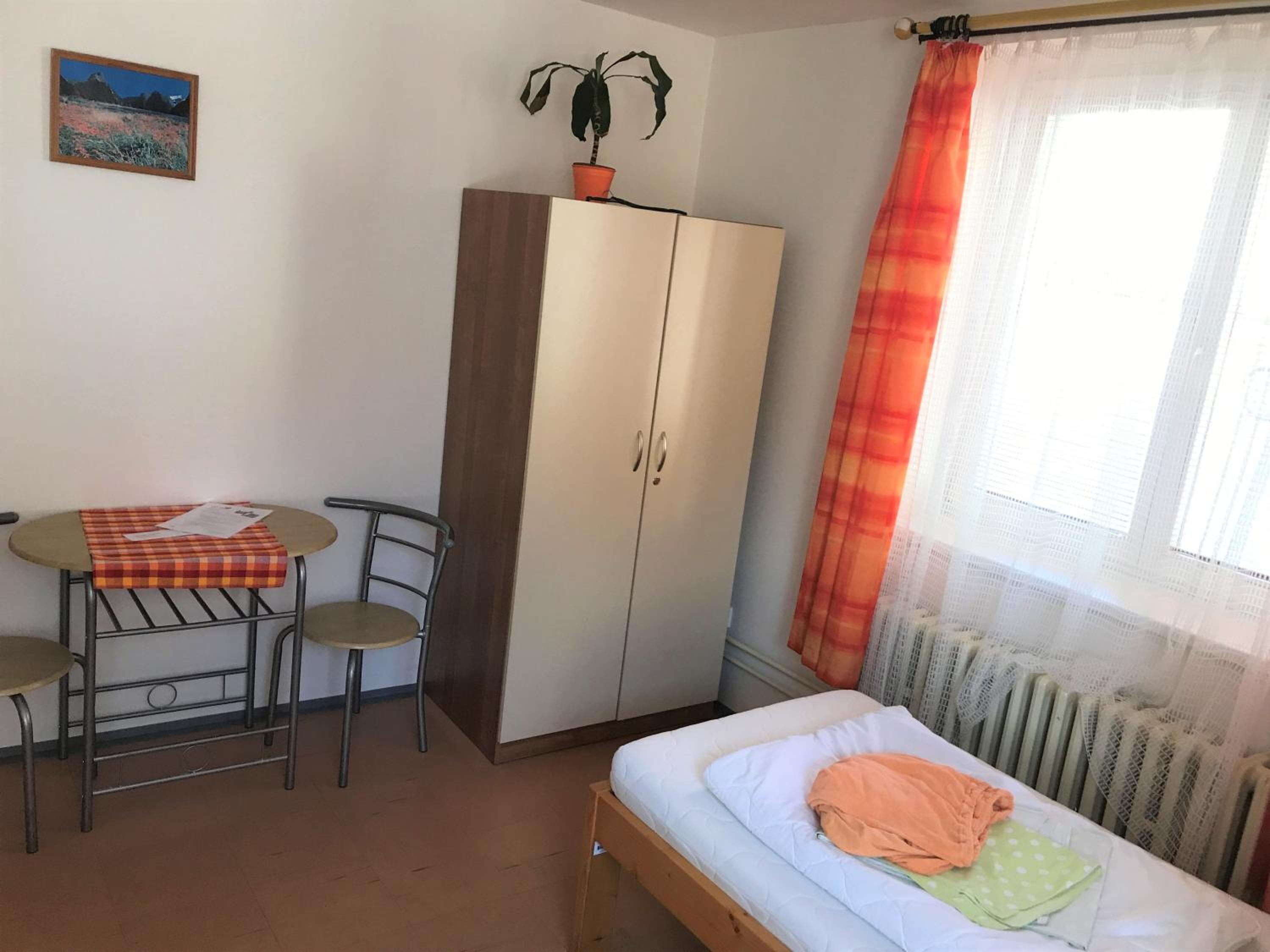Standard Twin Room - Photo 1