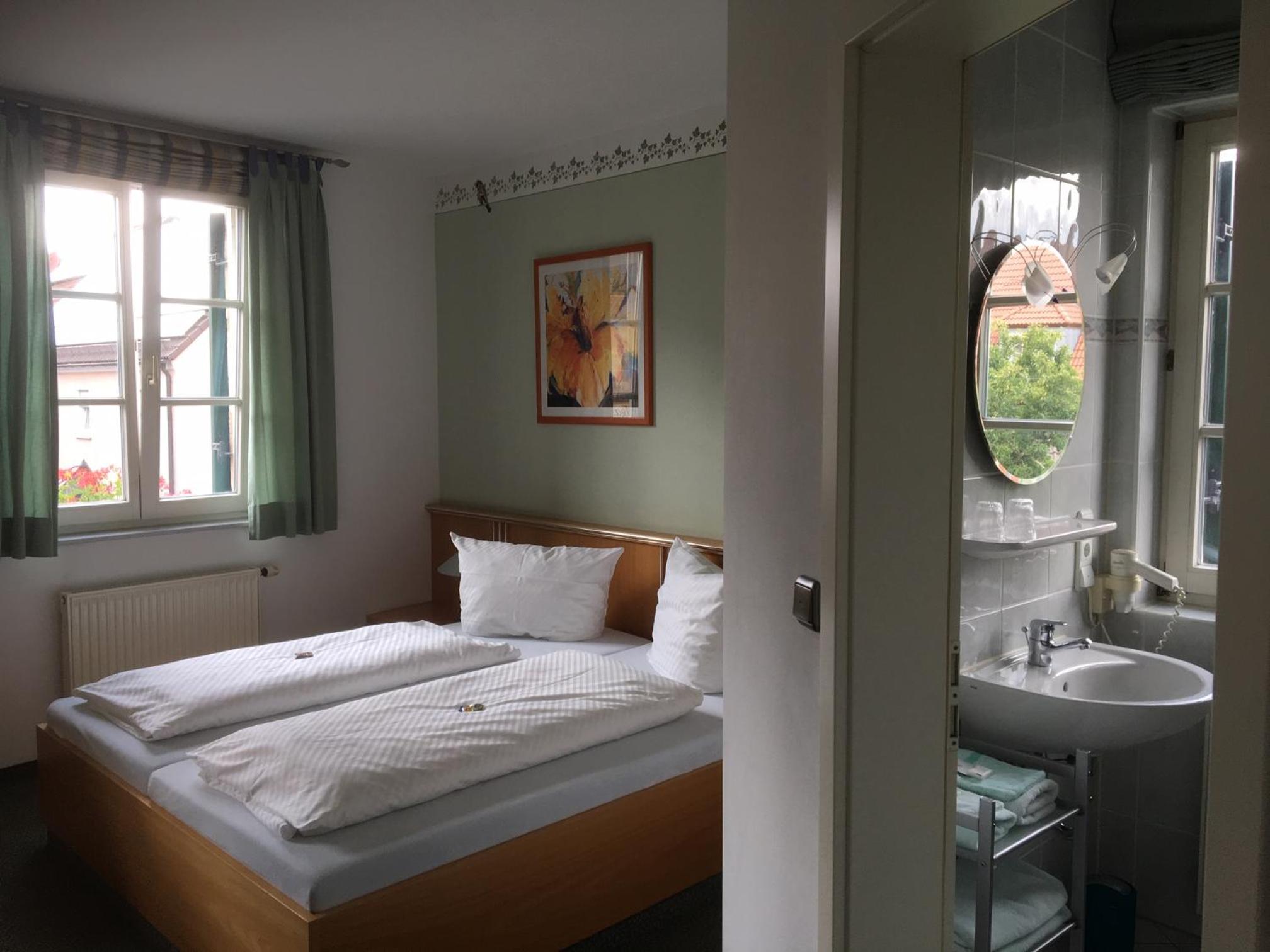Standard Double Room photo 2
