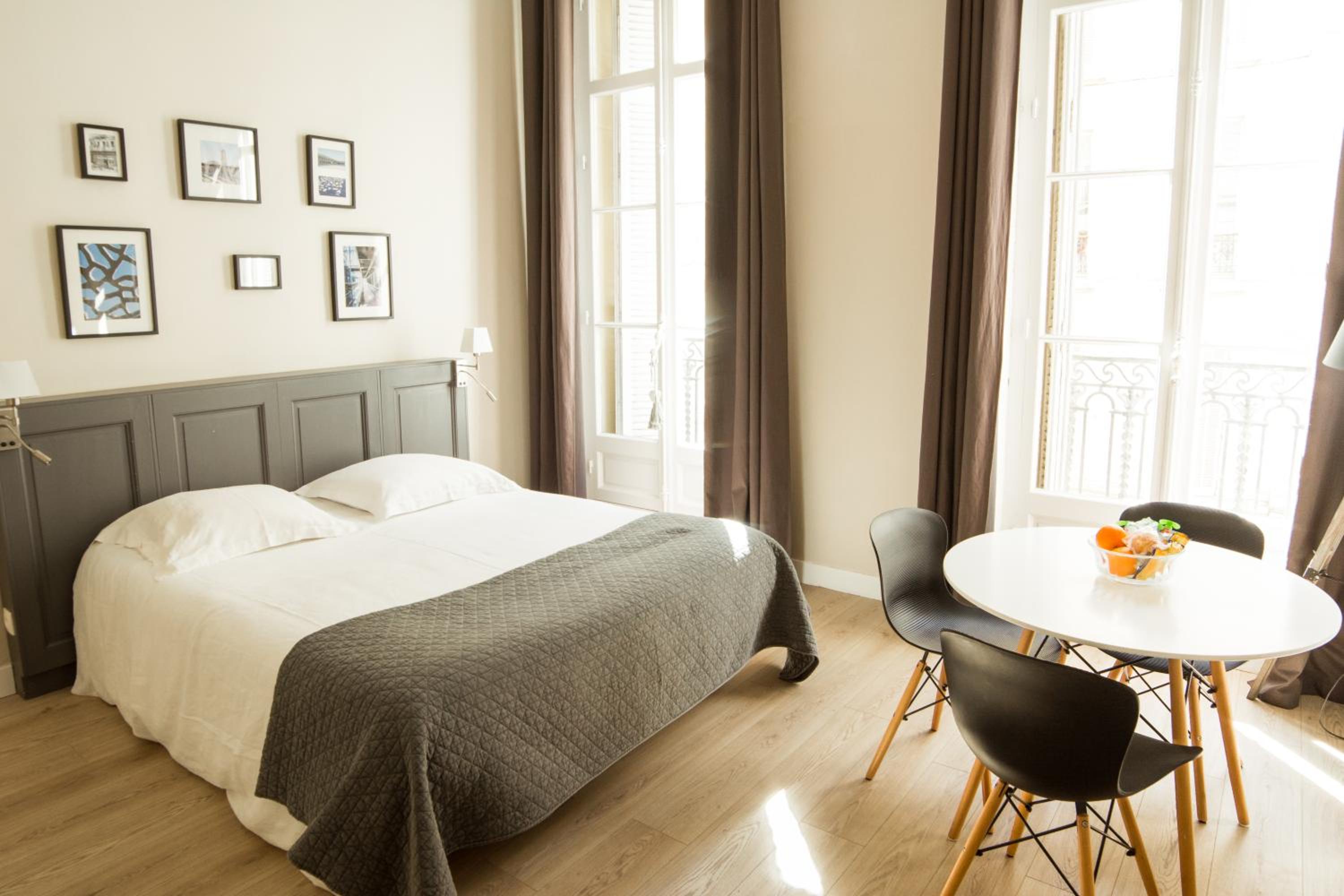 Two-Bedroom Suite - Photo 3