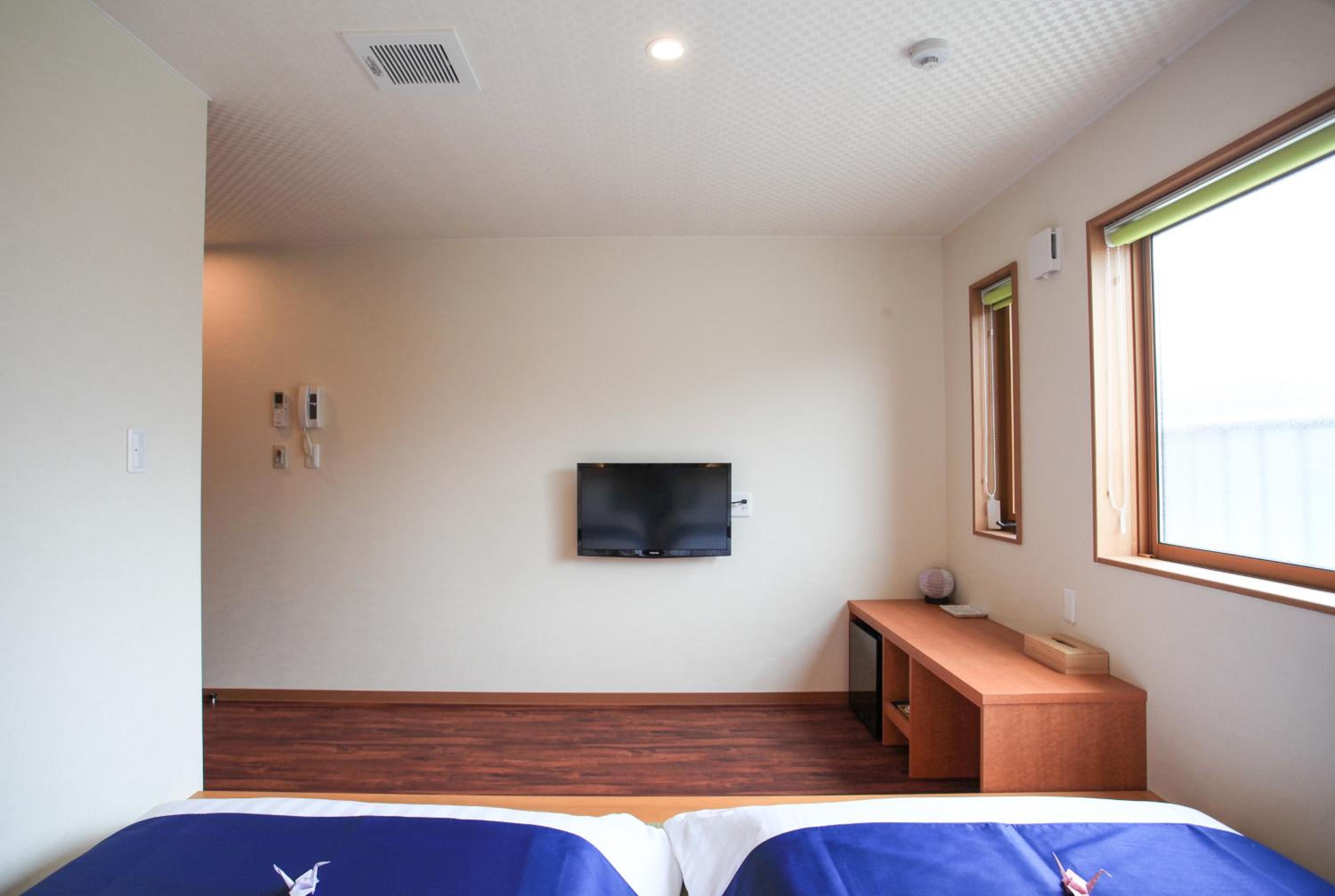 Superior Twin Room - Photo 12