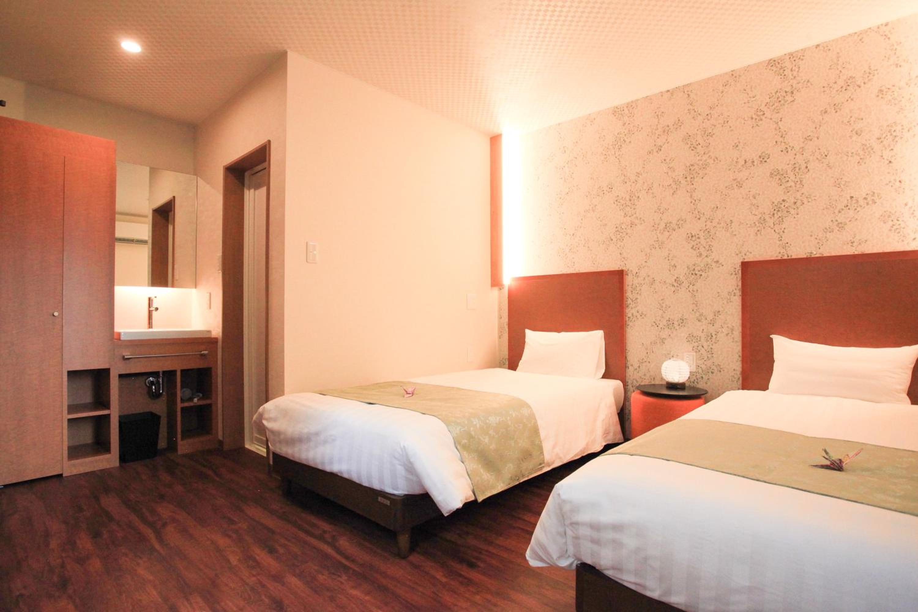 Twin Room - Photo 7