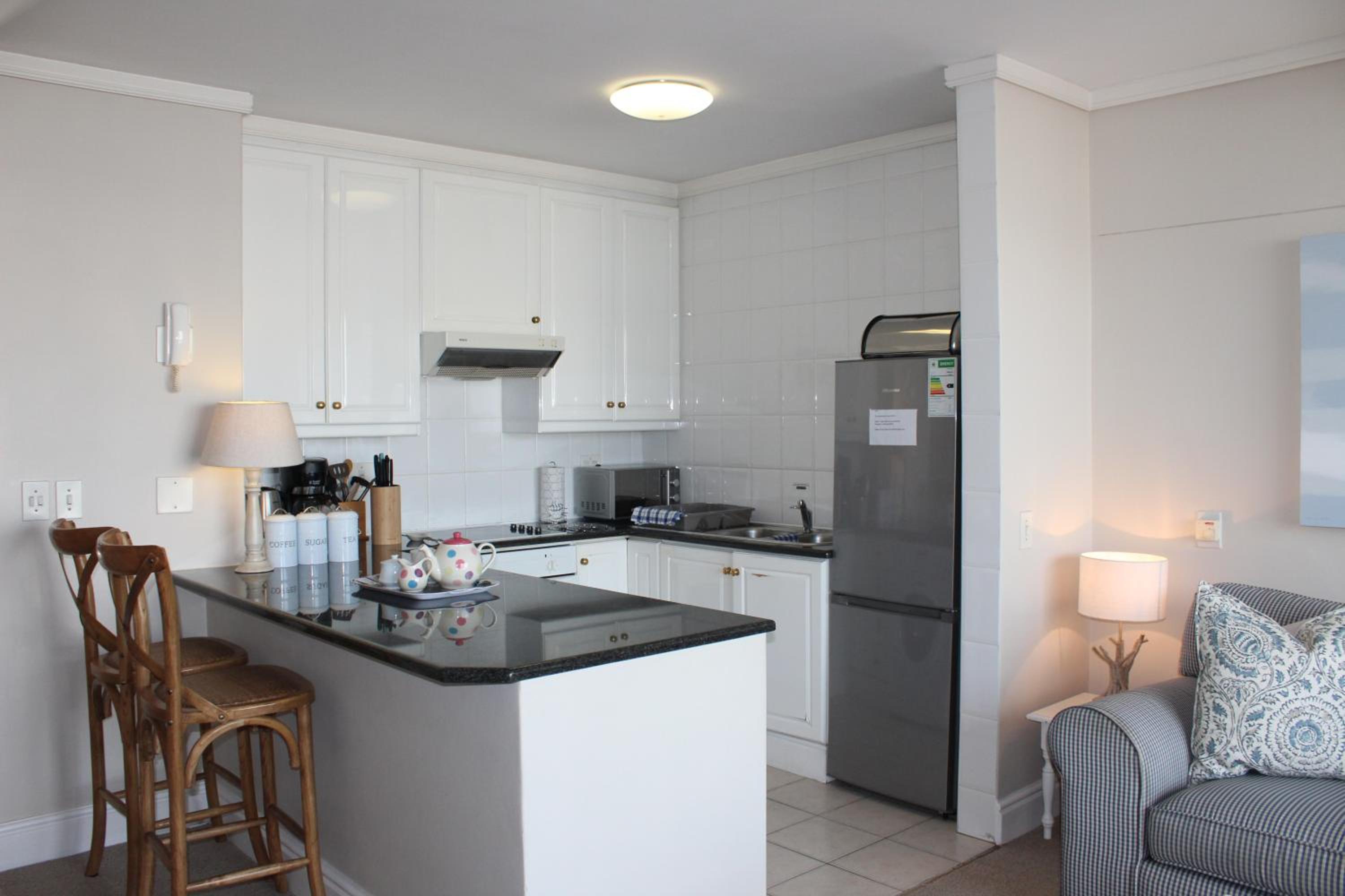 One-Bedroom Apartment - Photo 5