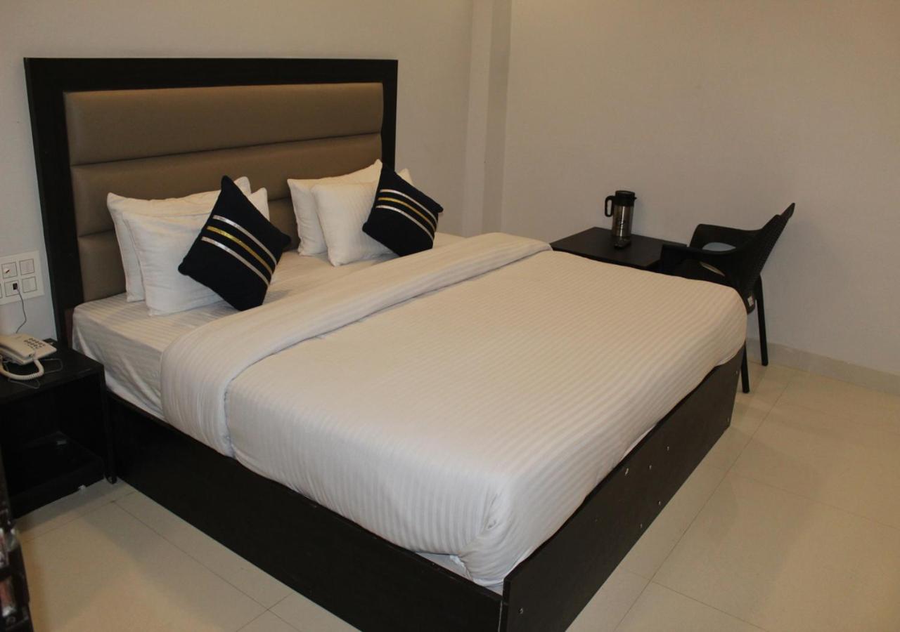 Premium Double Bed photo 2