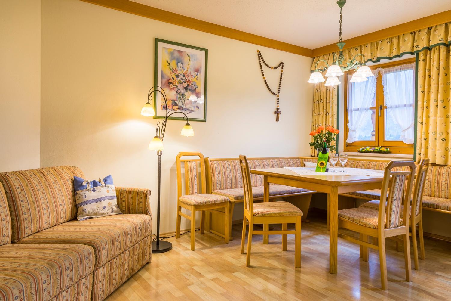 Apartment with Mountain View photo 2