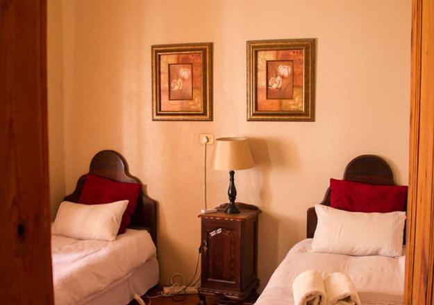 Twin Room - Photo 1