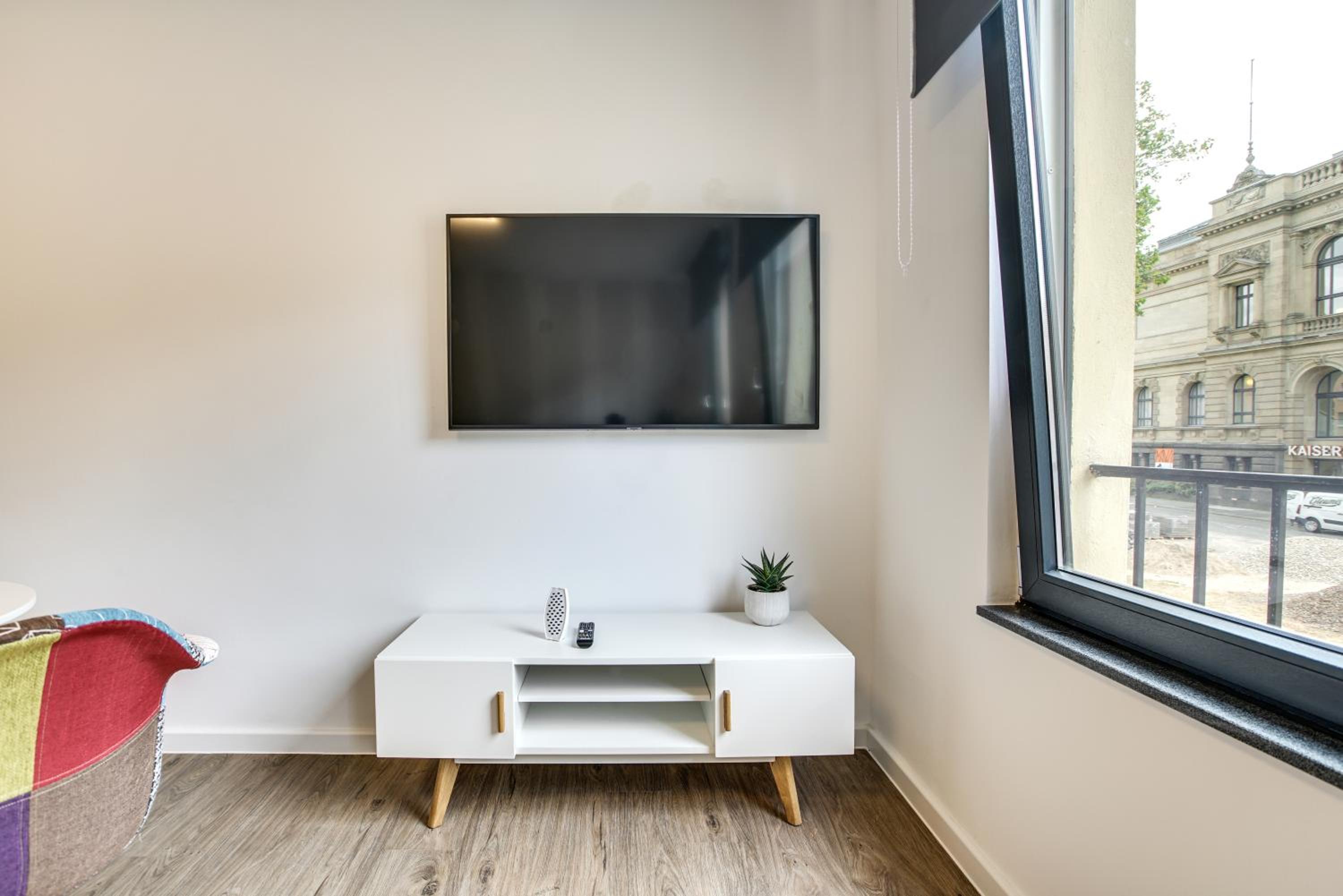 One-Bedroom Apartment - Photo 27