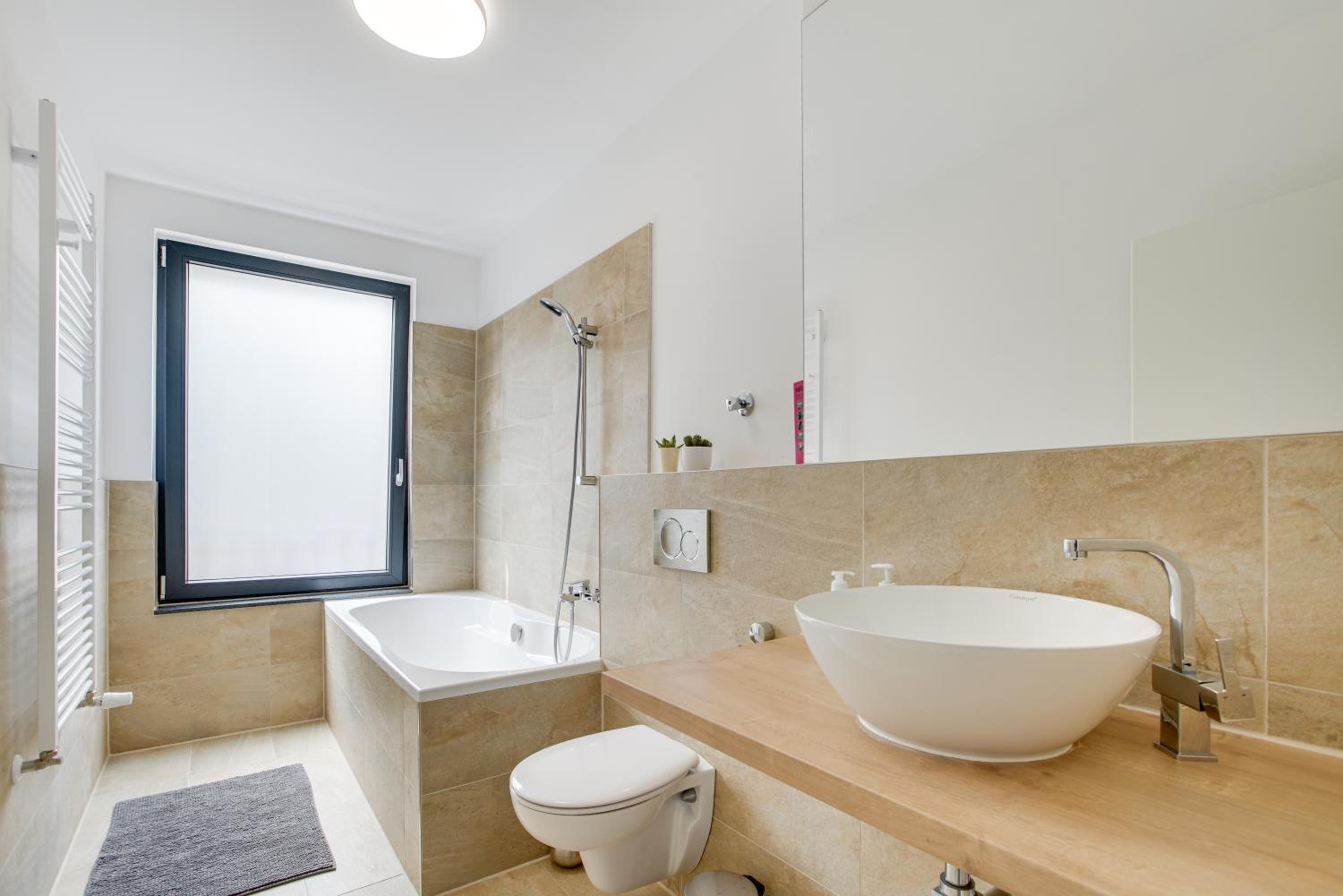 One-Bedroom Apartment - Photo 6