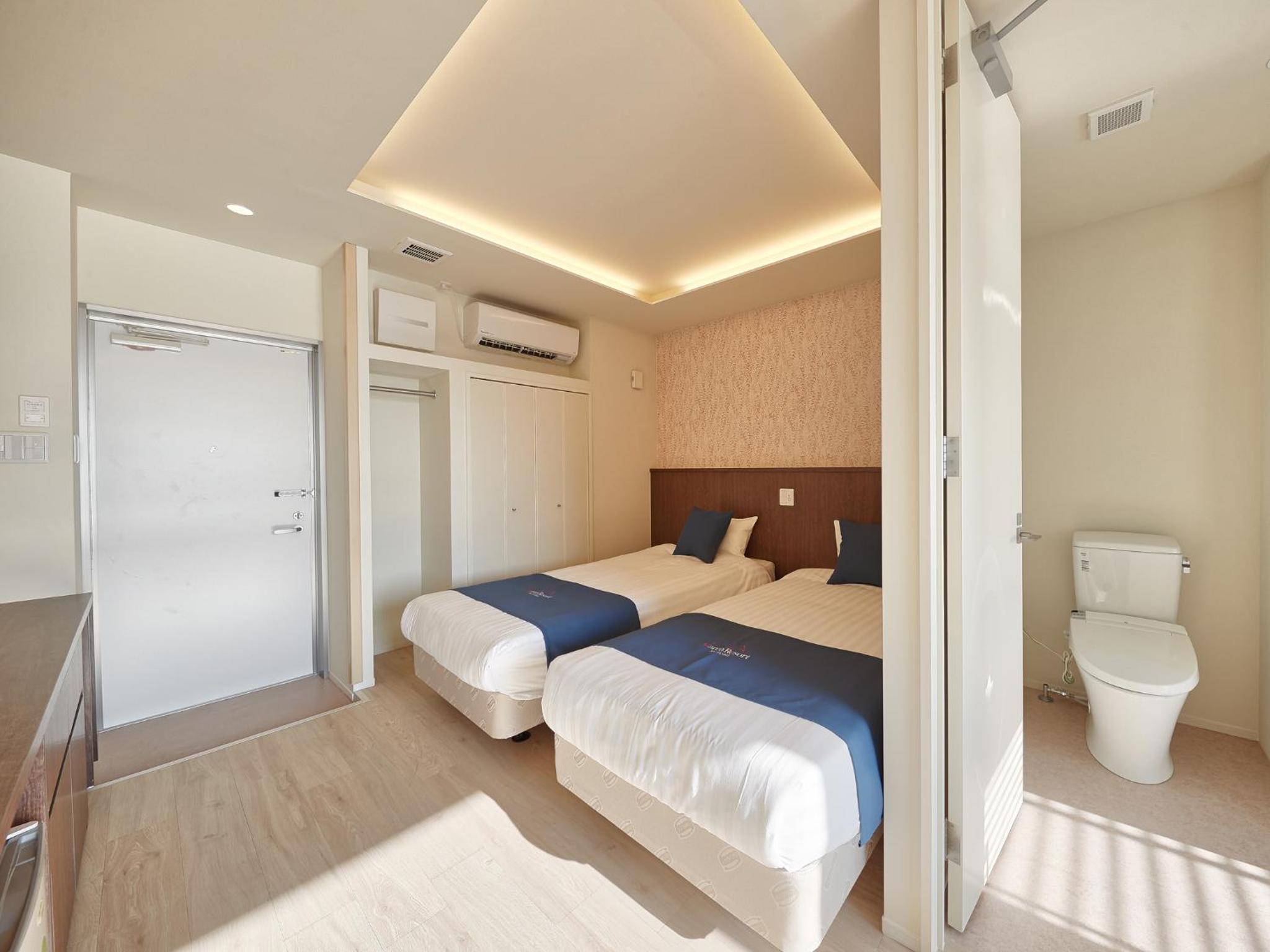 Quadruple Room with Sea View - Photo 22