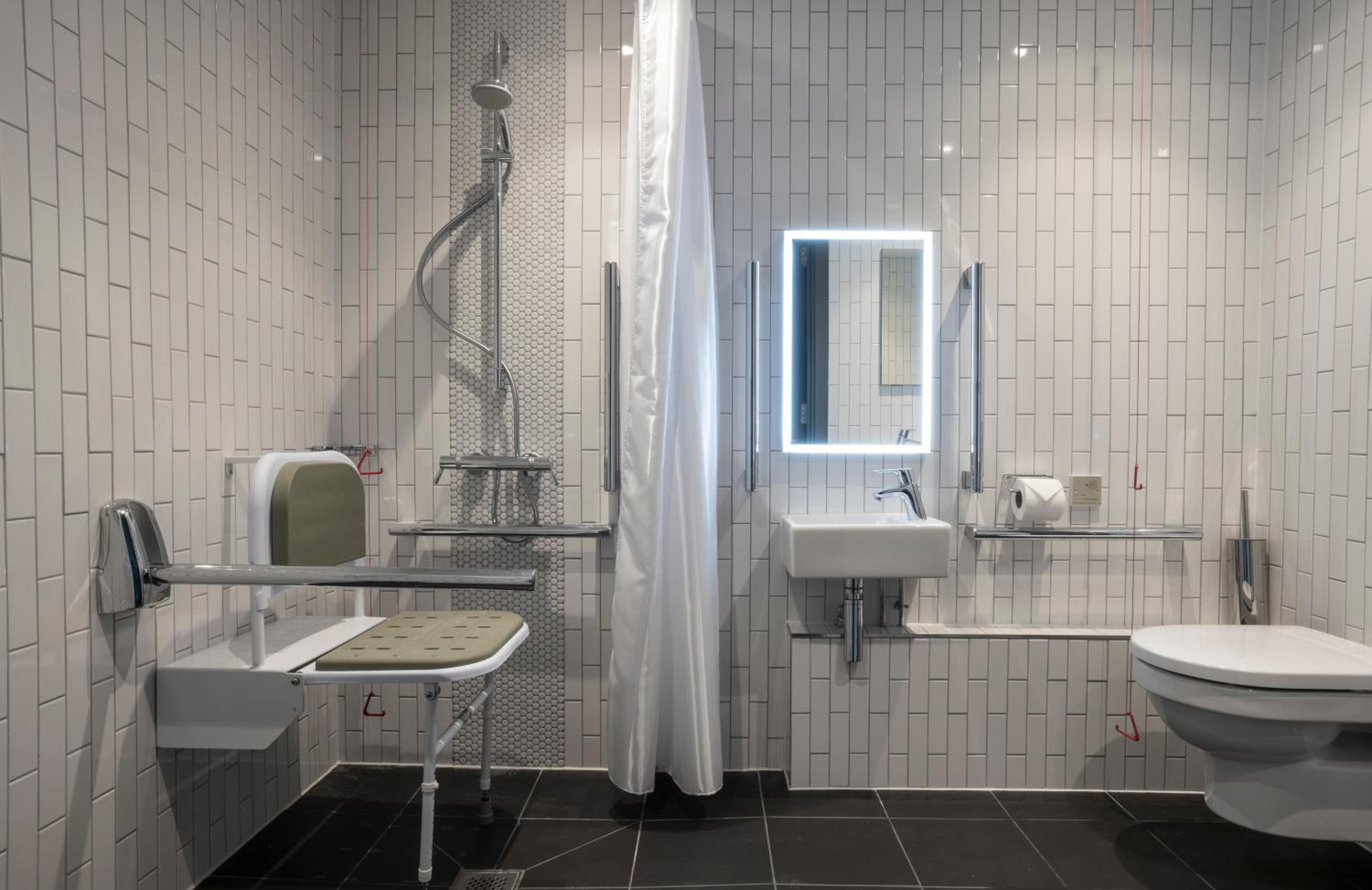 Accessible Double with Window  photo 3