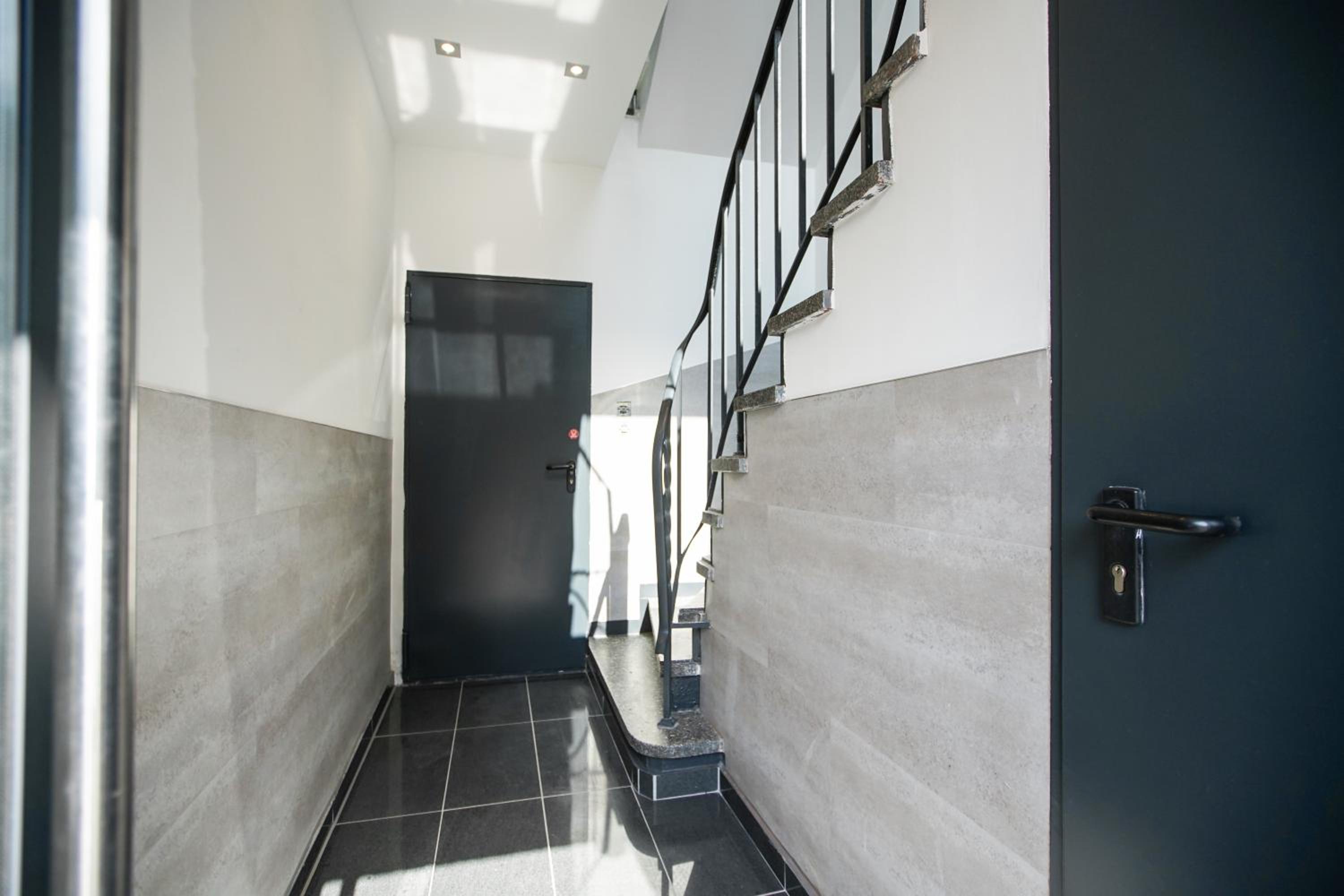 One-Bedroom Apartment - Photo 5