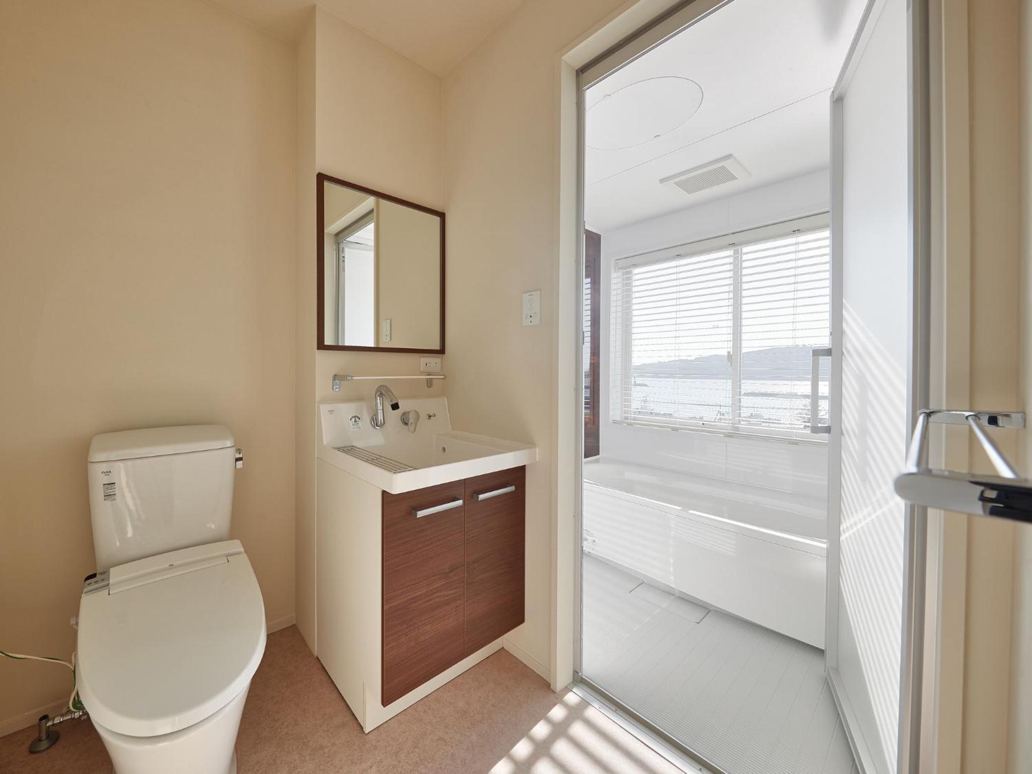 Quadruple Room with Sea View - Photo 13