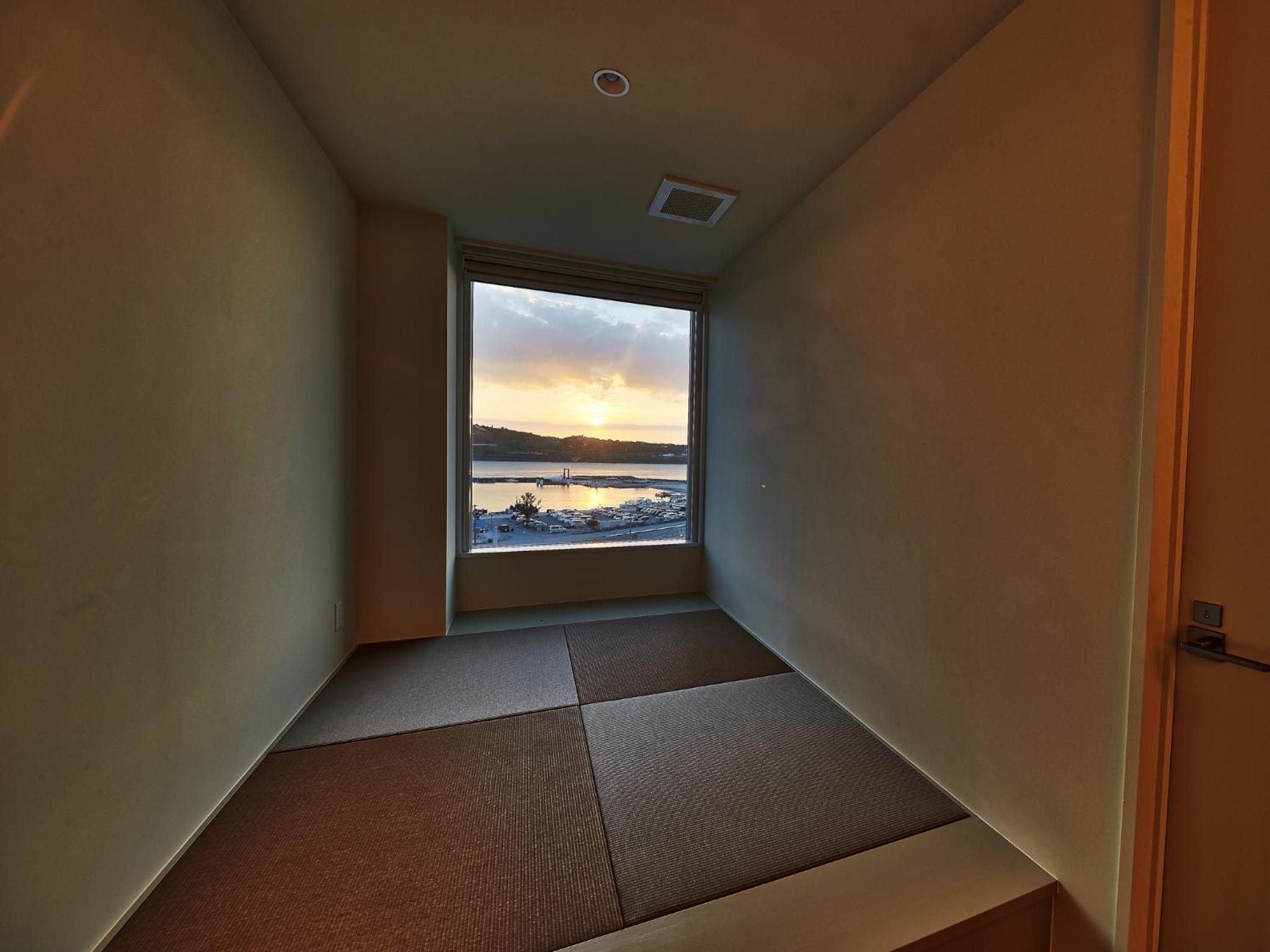 Quadruple Room with Sea View - Photo 18