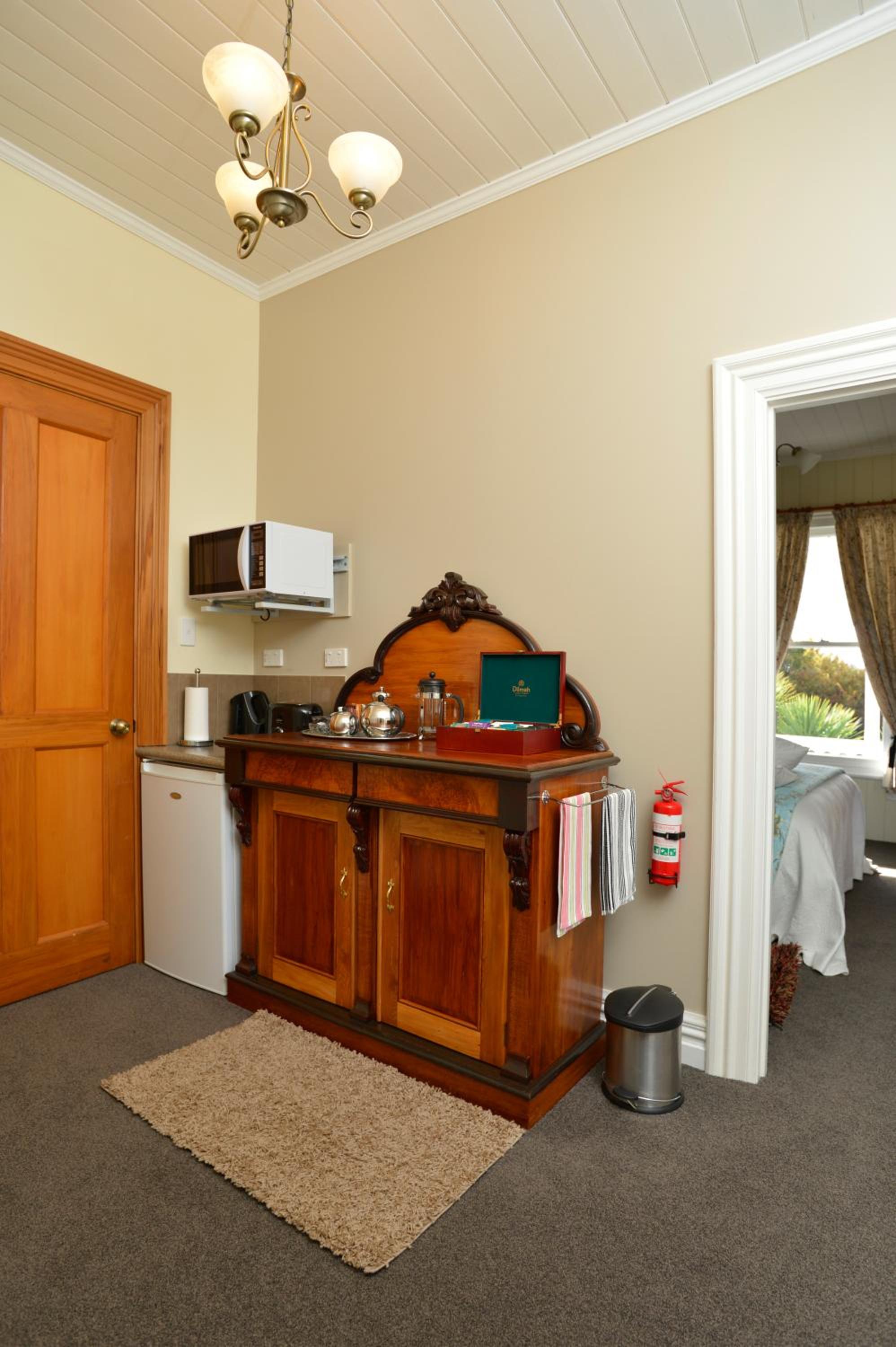 Luxury One-Bedroom Apartment photo 3