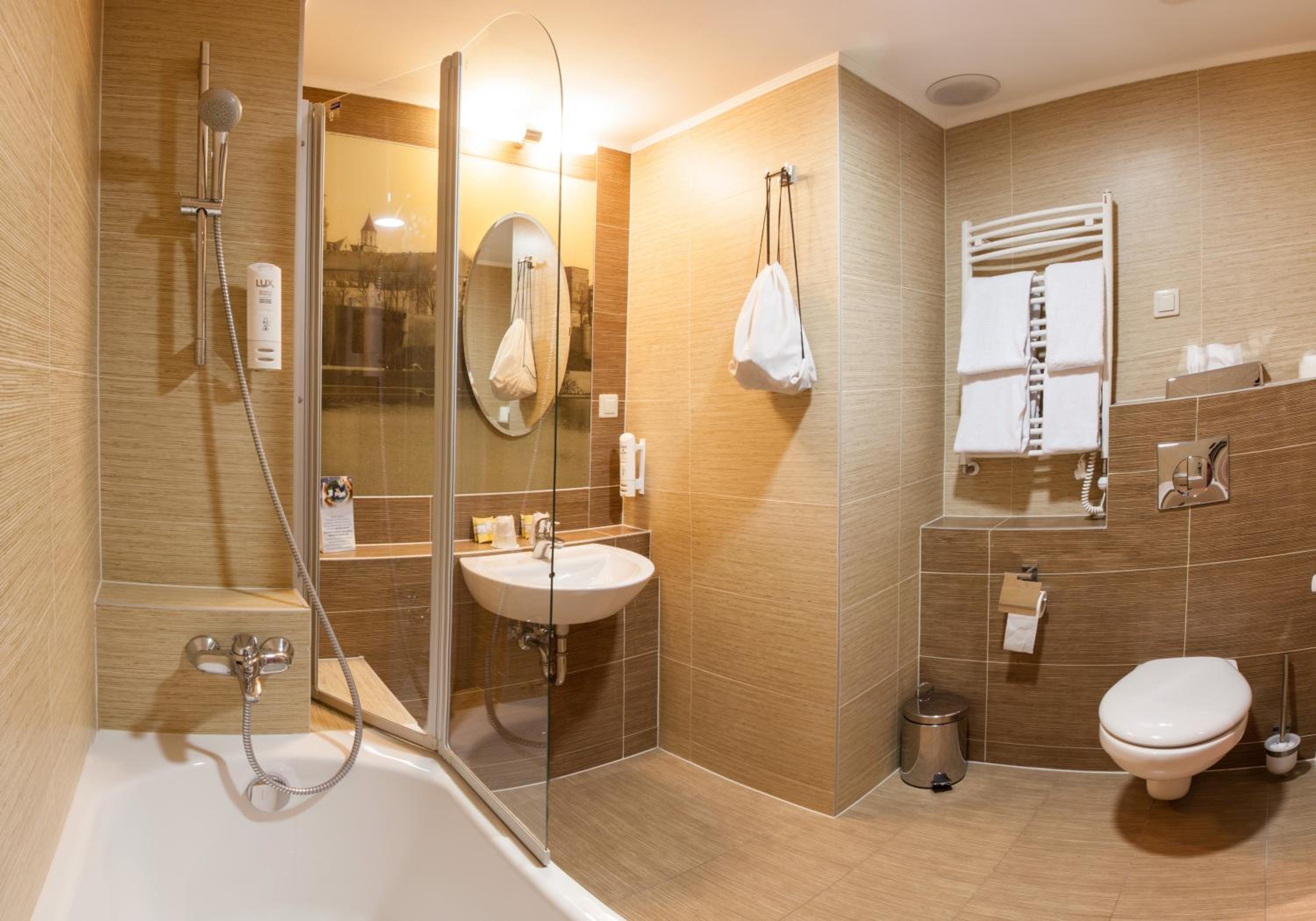 Standard Queen Room - Photo 6
