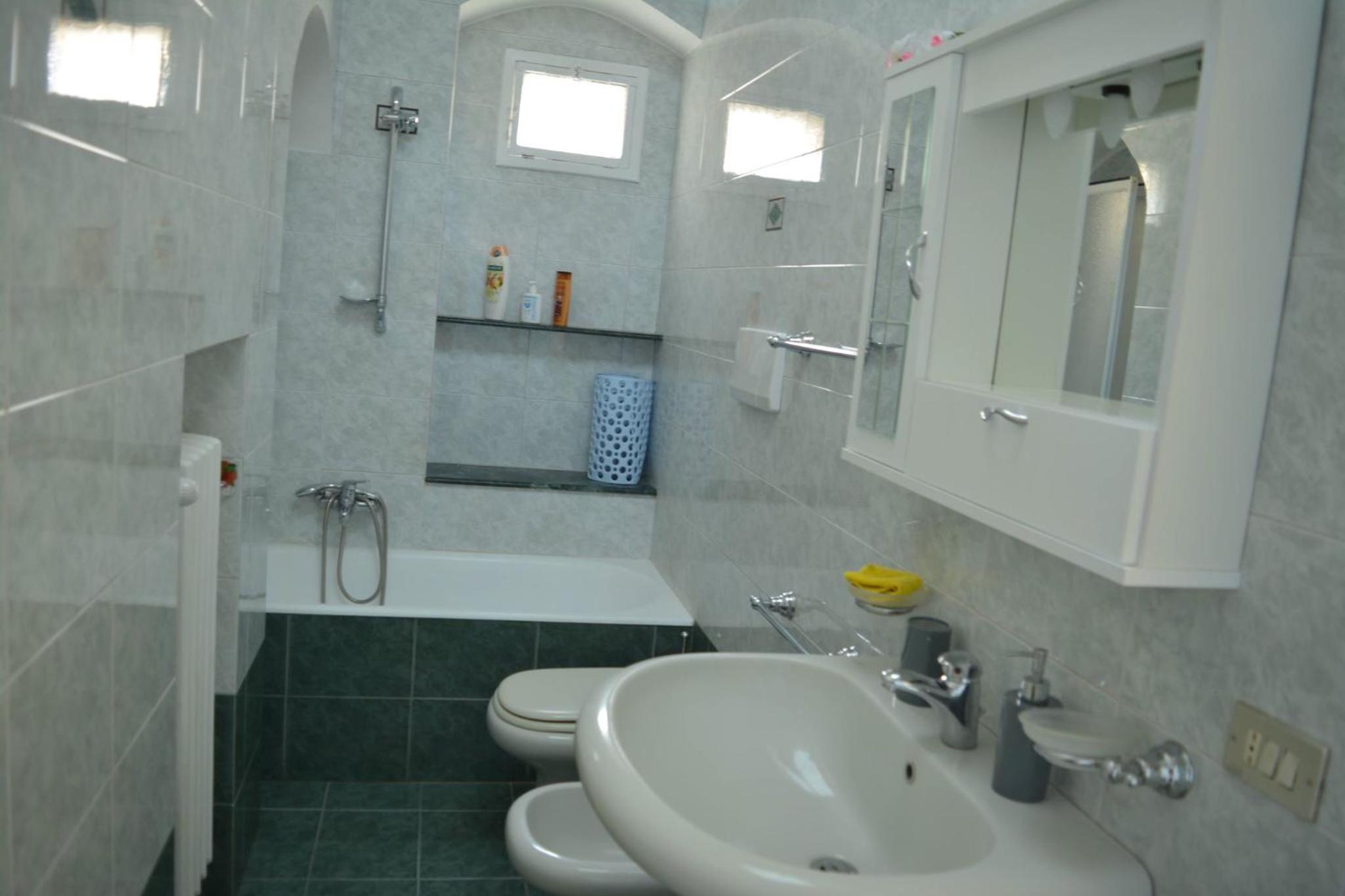 Two-Bedroom Deluxe Apartment with Balcony - Photo 22