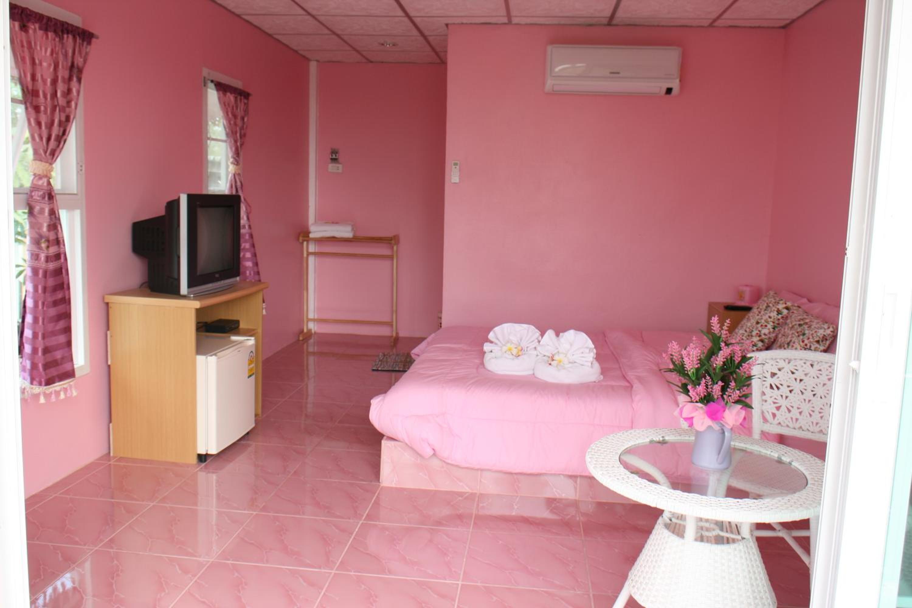 Cottage - Photo 1