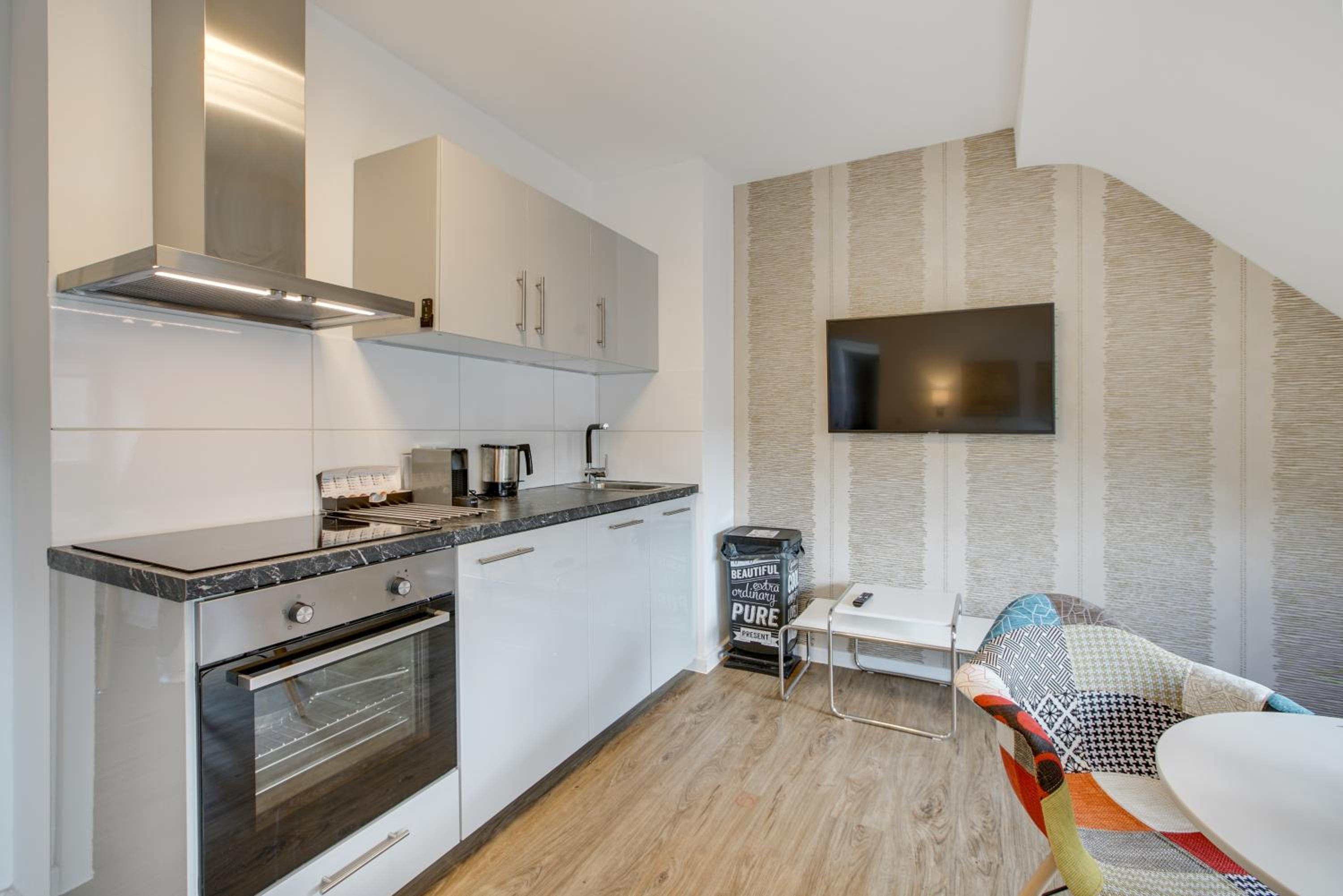 One-Bedroom Apartment - Photo 32