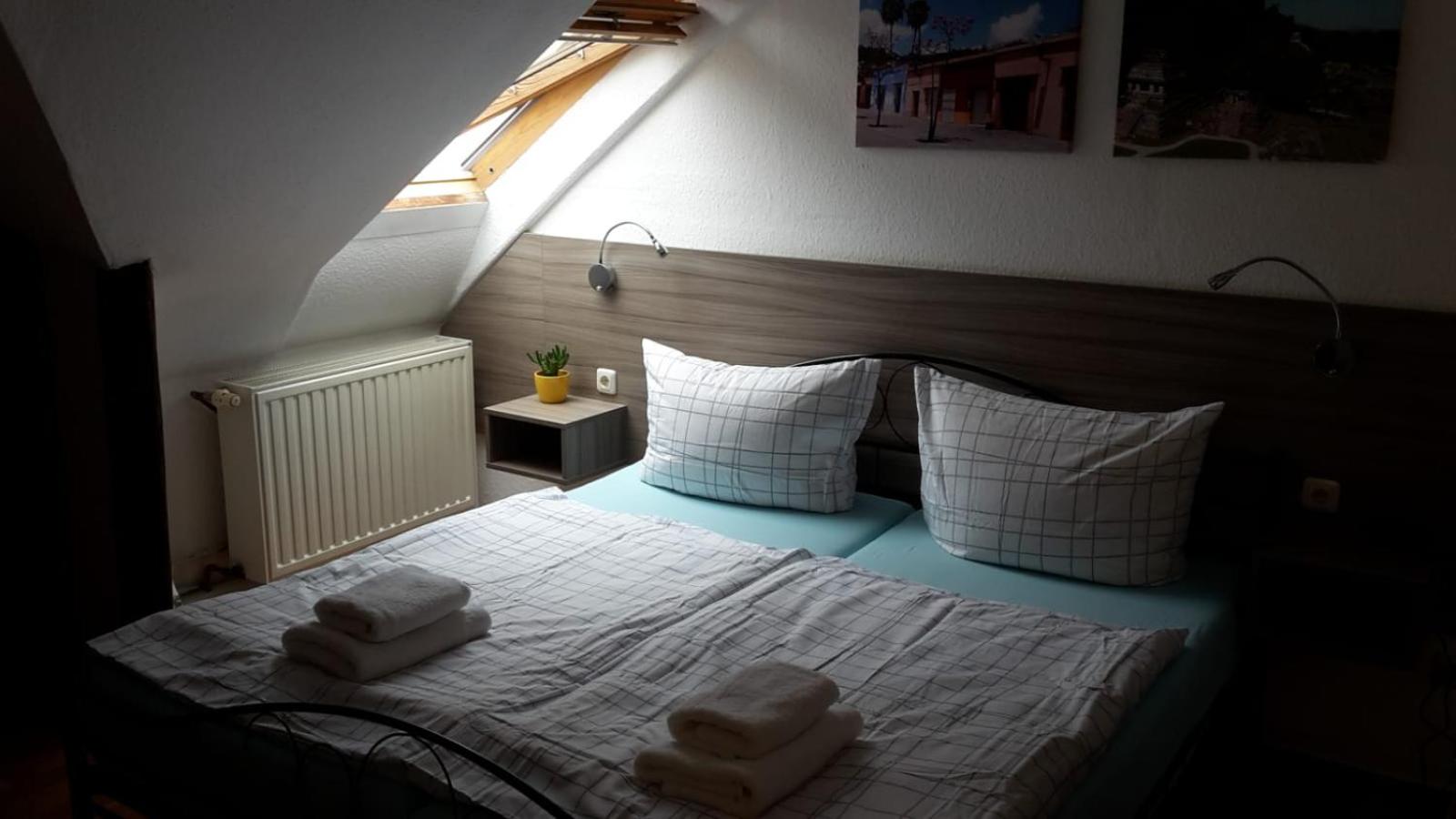 Double Room - Photo 4