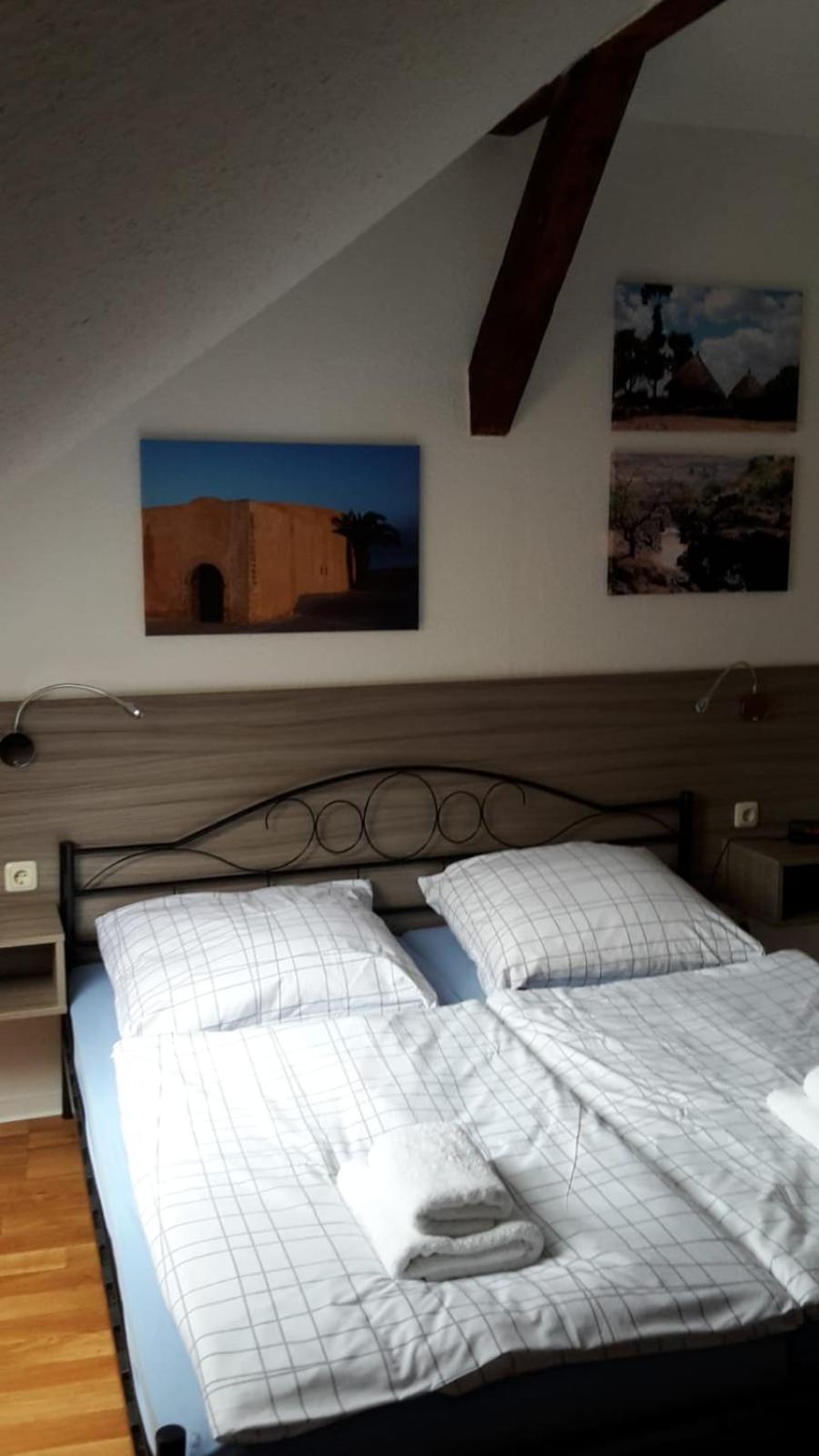 Double Room - Photo 2