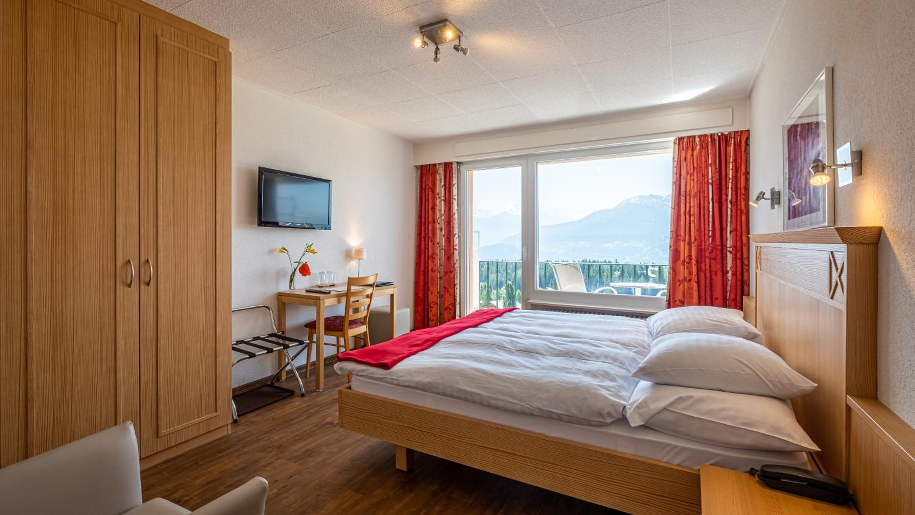 Superior Double Room with Balcony and Mountain View photo 1