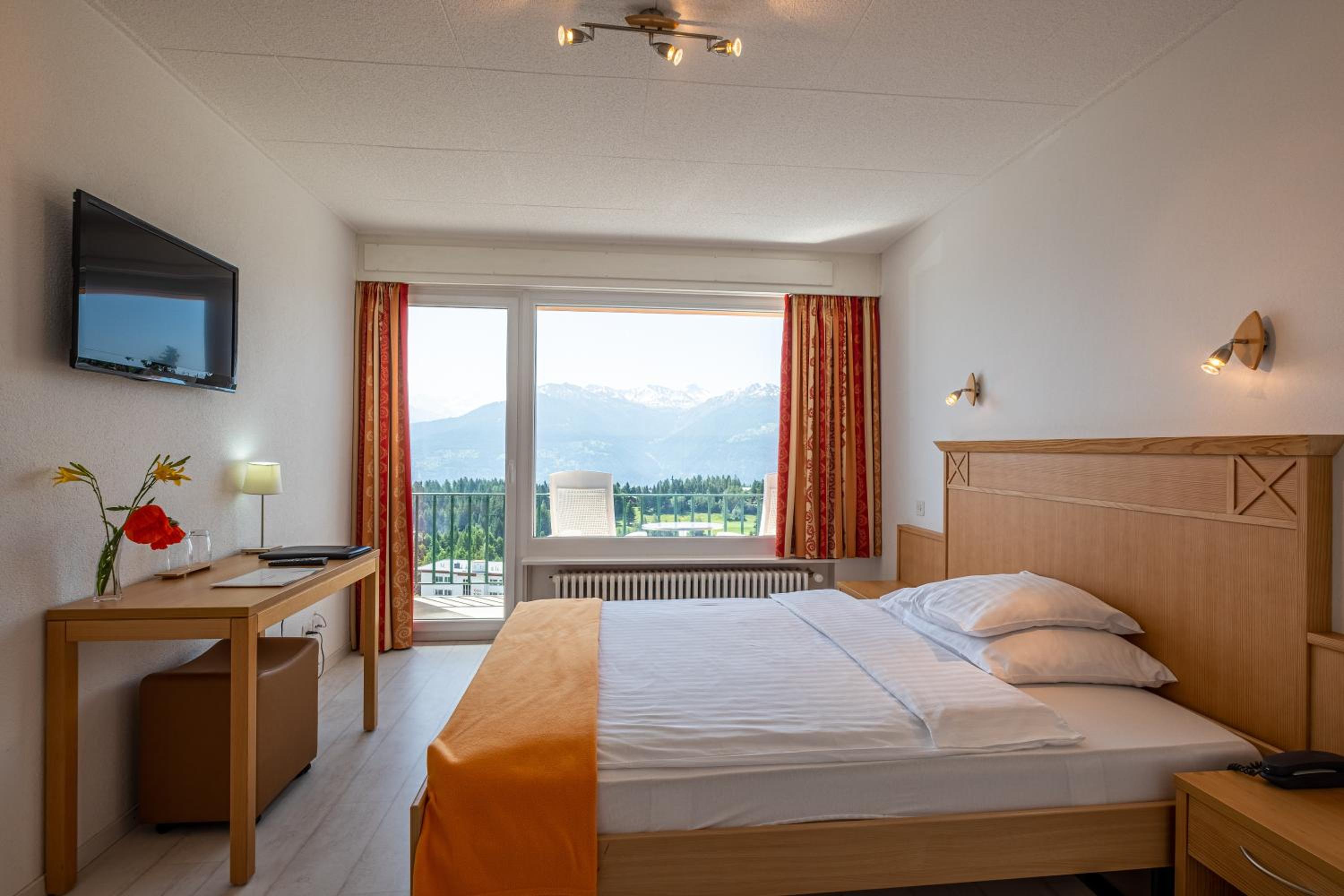 Superior Single Room with Balcony and Mountain View photo 1